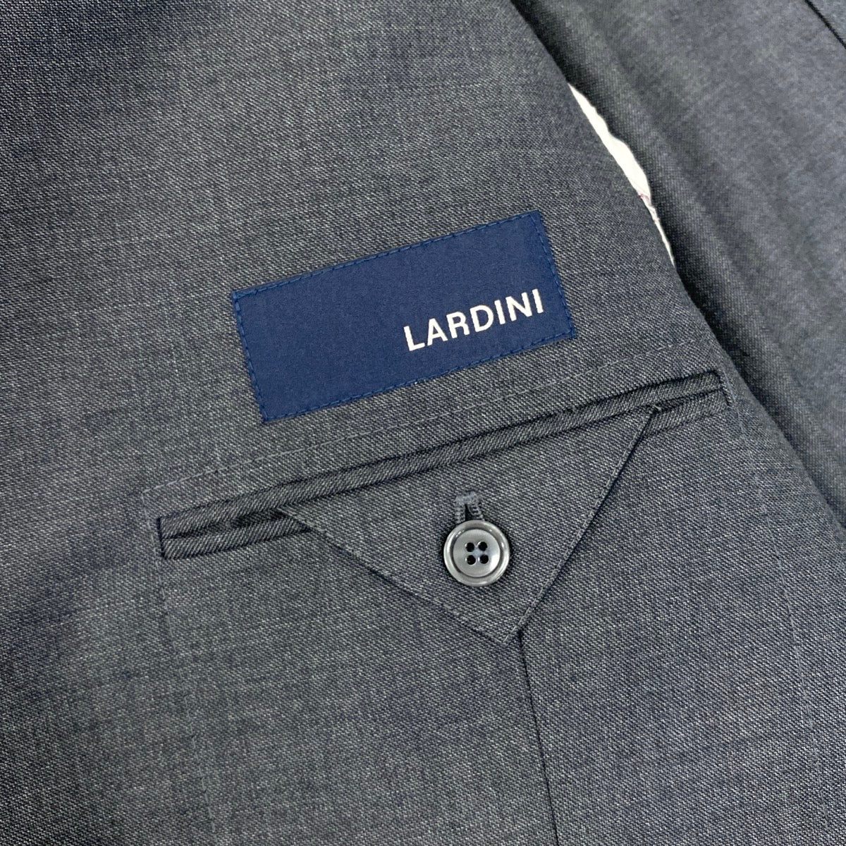 11e27 LARDINI ラルディーニ スリーピーススーツ 3ピース セットアップ ブートニエール付 サイズ50 グレー メンズ 紳士服u02t