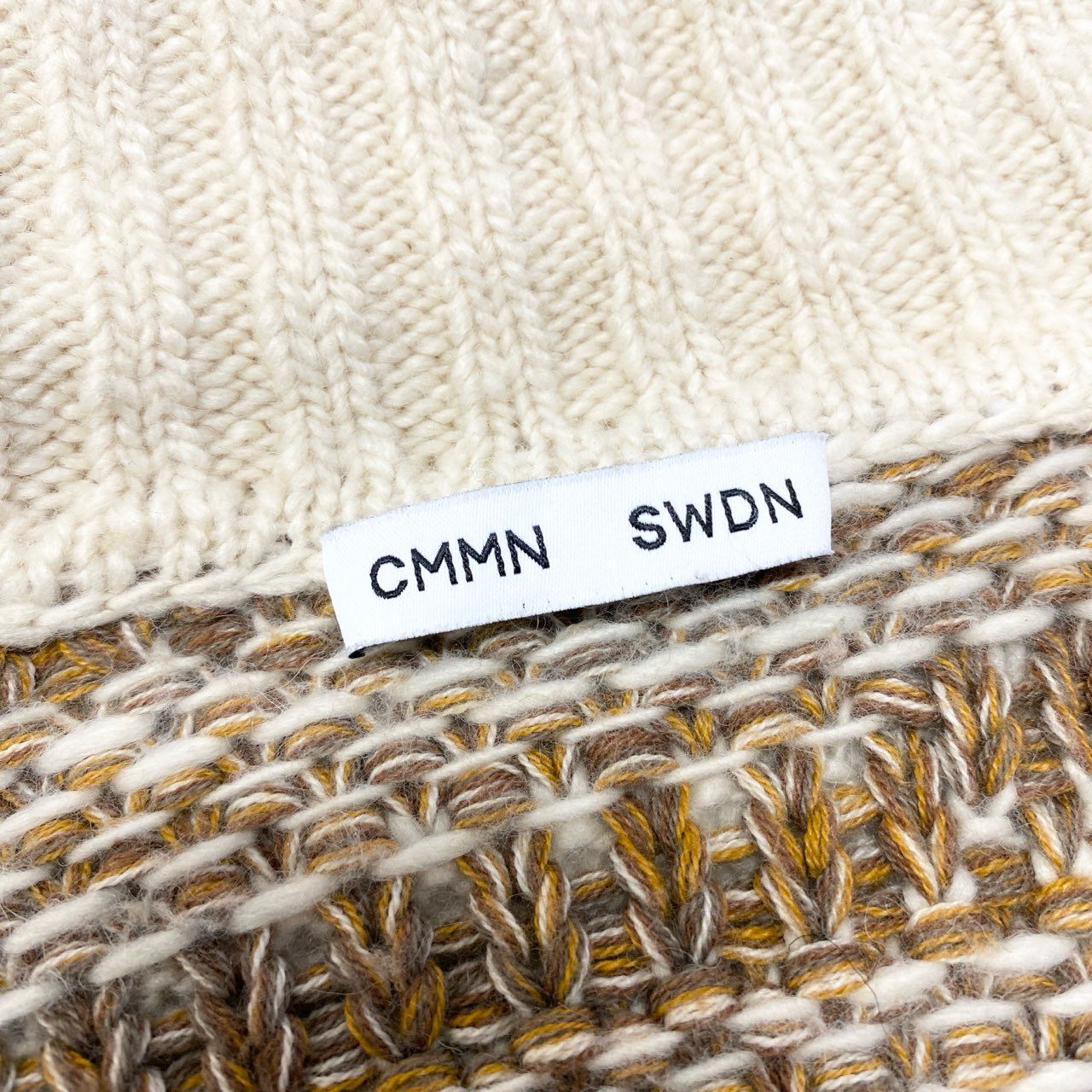 25c7 CMMN SWDN コモンスウェーデン BUTTON KINT ニットカーディガン サイズM ベージュ系 メンズ トップスk02i