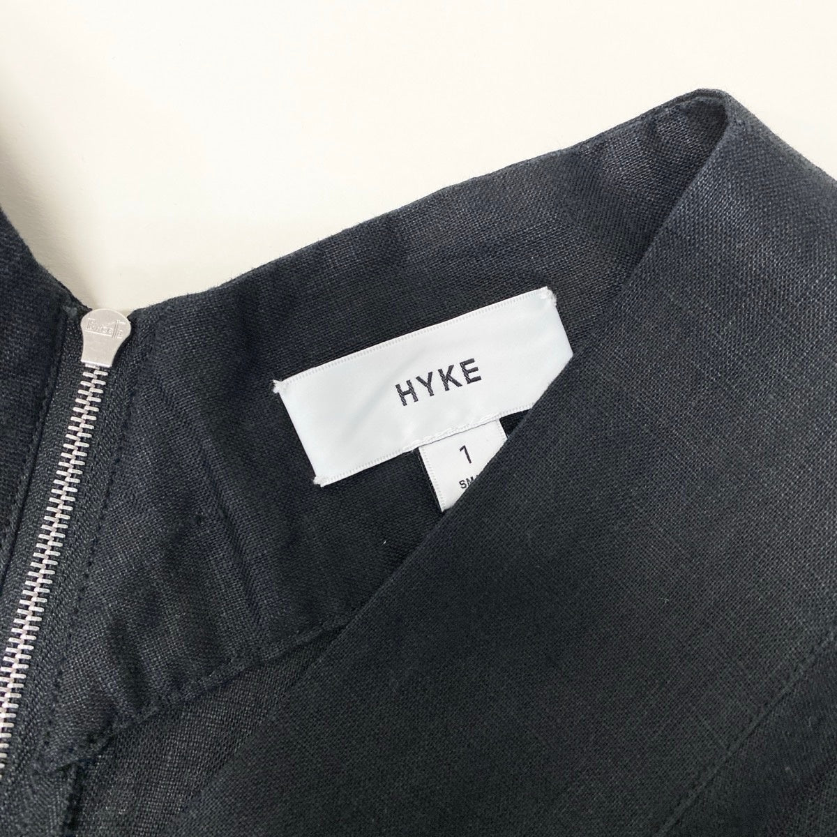 26g11 【美品】 HYKE ハイク 23ss LINEN JUMPSUIT ジャンプスーツ フレンチスリーブ オールインワン 231-16166 サイズ1 ブラック 麻100％ レディースu02t