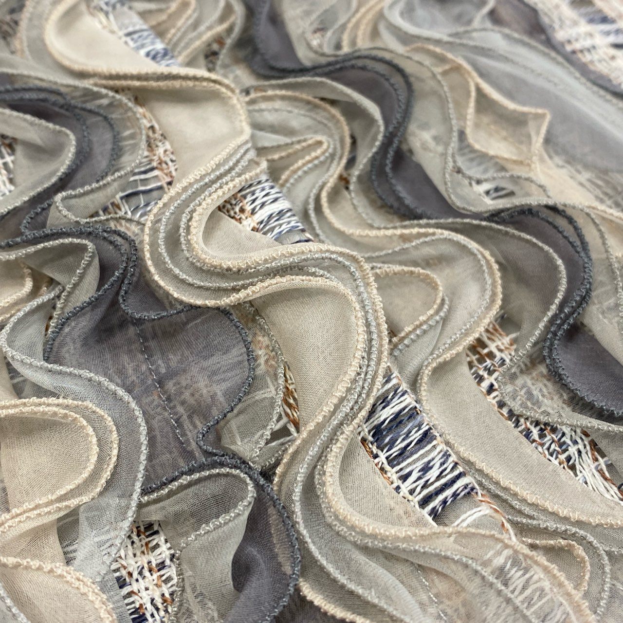 46a30 GIORGIO ARMANI ジョルジオアルマーニ ノーカラージャケット リネンツイードシルクラッフルジャケット 38サイズ マルチカラー リネン100％ シルク100％ レディースo07t