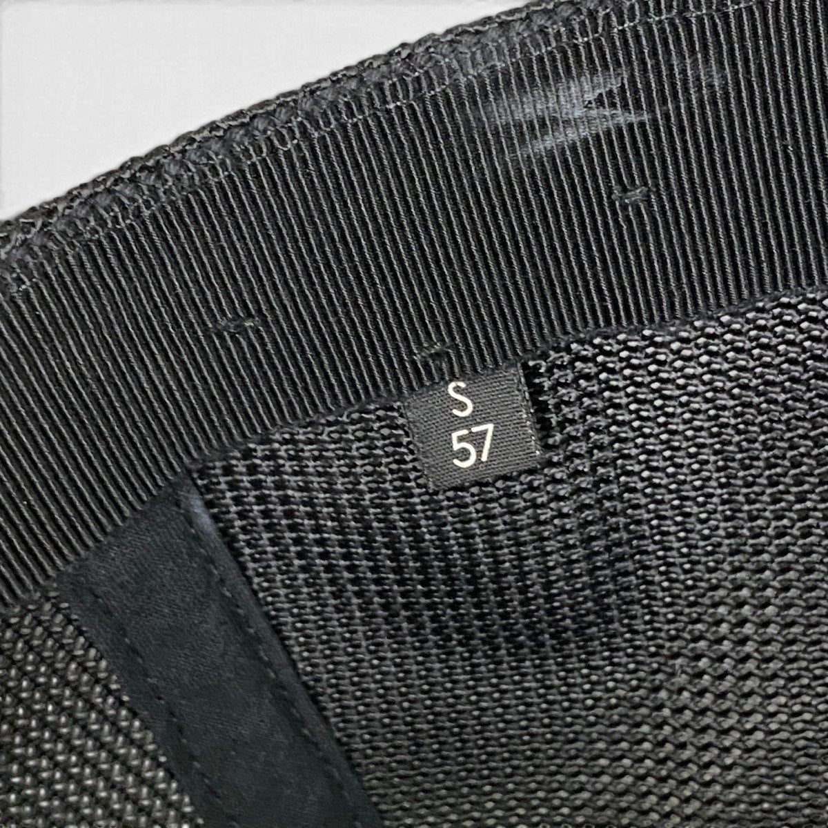 f24 GUCCI GGスプリーム ウルフ ベースボールキャップ 帽子 S 57 グレー ブラック レッド レディース 女性用