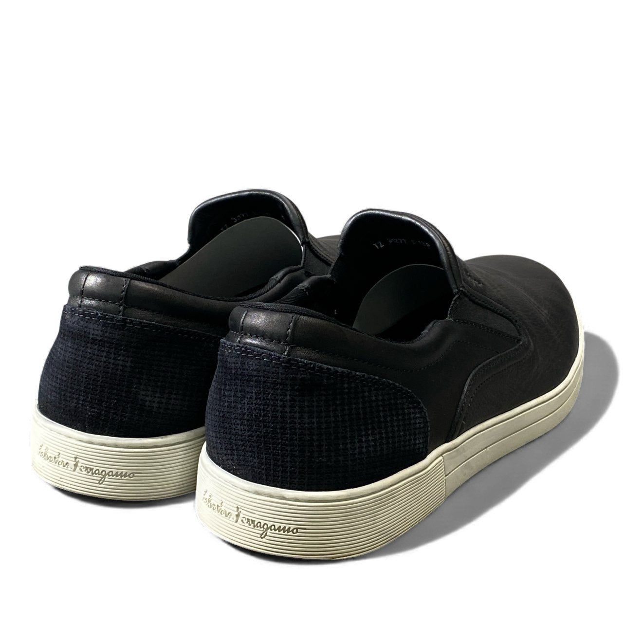 2L15 Salvatore Ferragamo サルヴァトーレフェラガモ 本革レザー スリッポン レザーシューズ スニーカー サイズ9EEE ブラック レザー メンズ 男性用 靴k02i