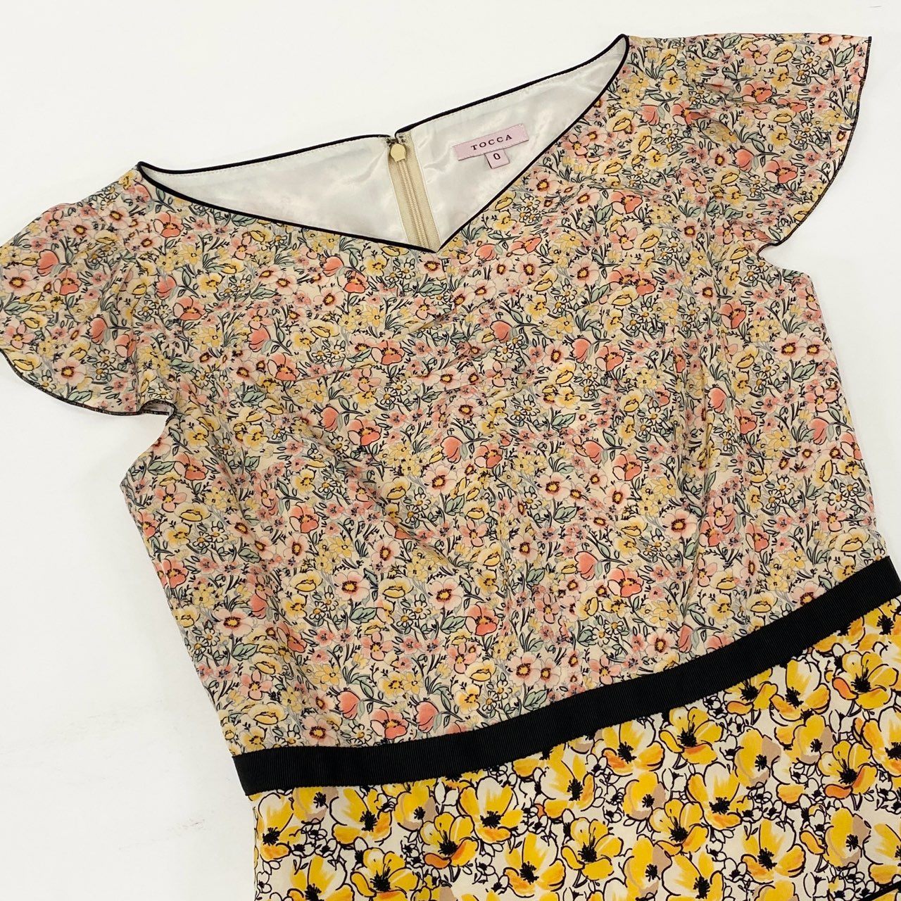 28k5 TOCCA トッカ DAHLIA ダリアドレス 半袖ワンピース フリルスリーブ 花柄 洗える○ レディース 女性用 0 マルチカラーo07t