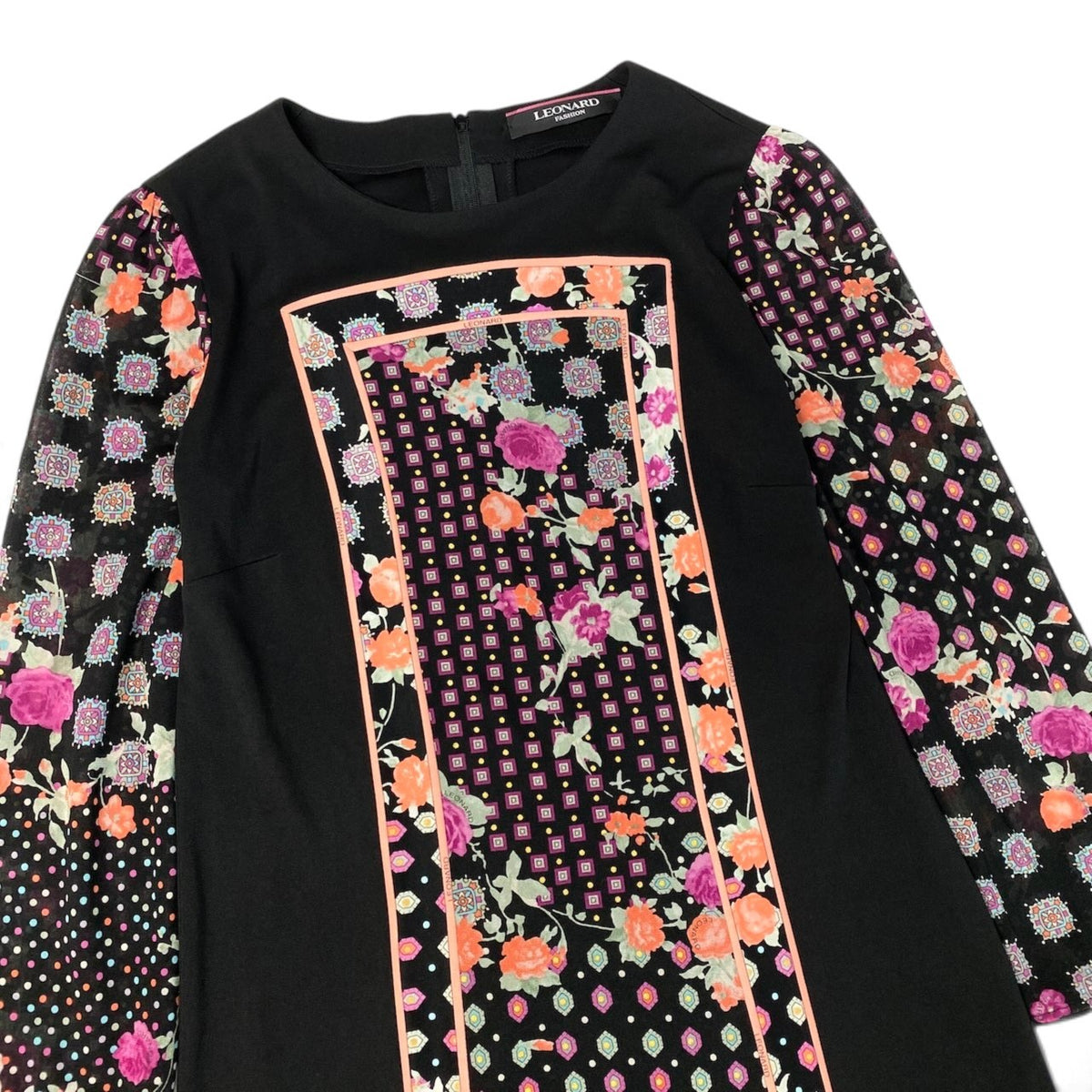 30j27 【美品】 LEONARD FASHION レオナール シアースリーブ ロングワンピース 美しい花柄プリント カンカン素材 サイズ1 ブラック レディースo07t