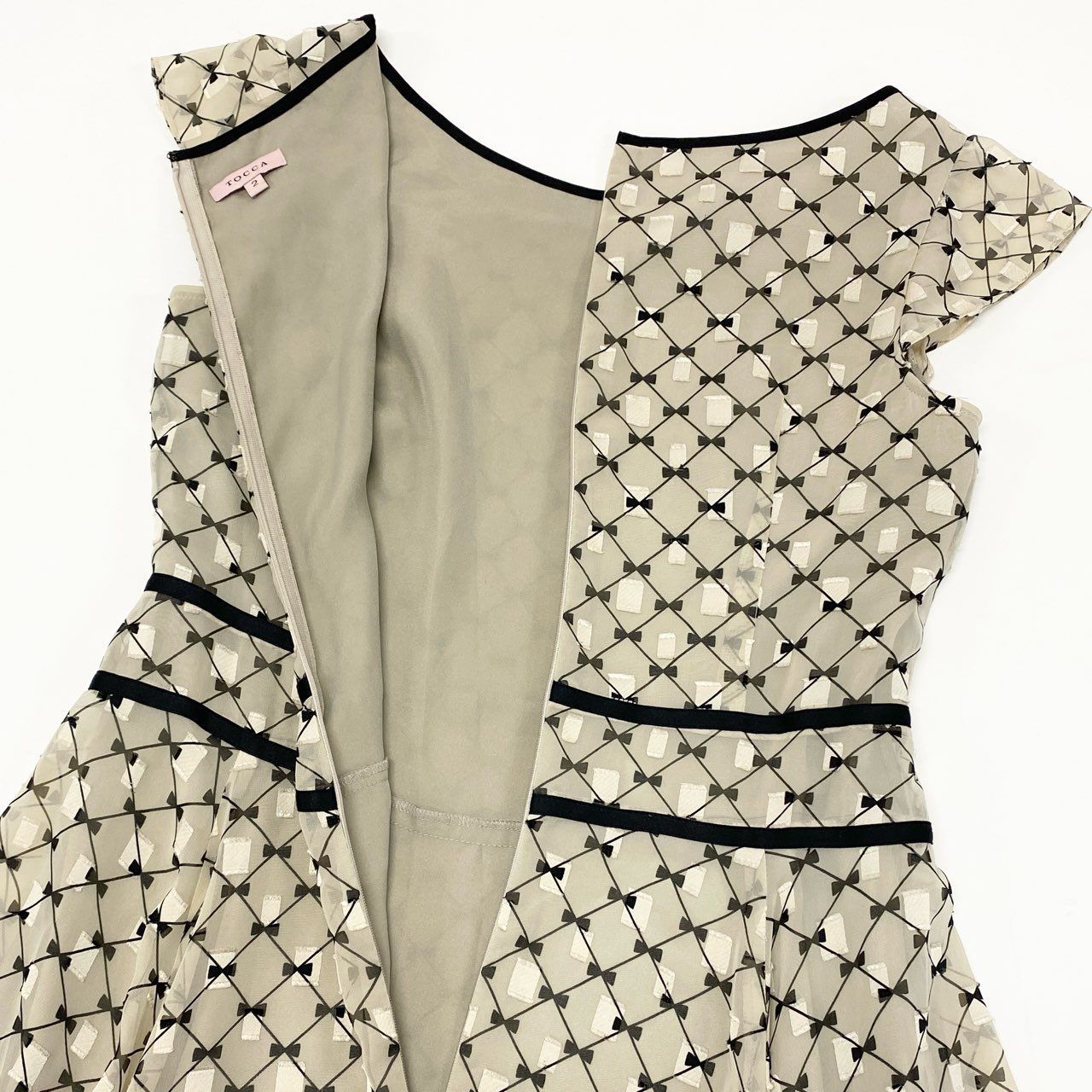 47k5 TOCCA トッカ CHECKER RIBBON チェッカーリボンワンピース ランドリーライン 洗える○ 半袖 総柄 シアー レディース 女性用 OPTOCA0050 2 ベージュ系o07t