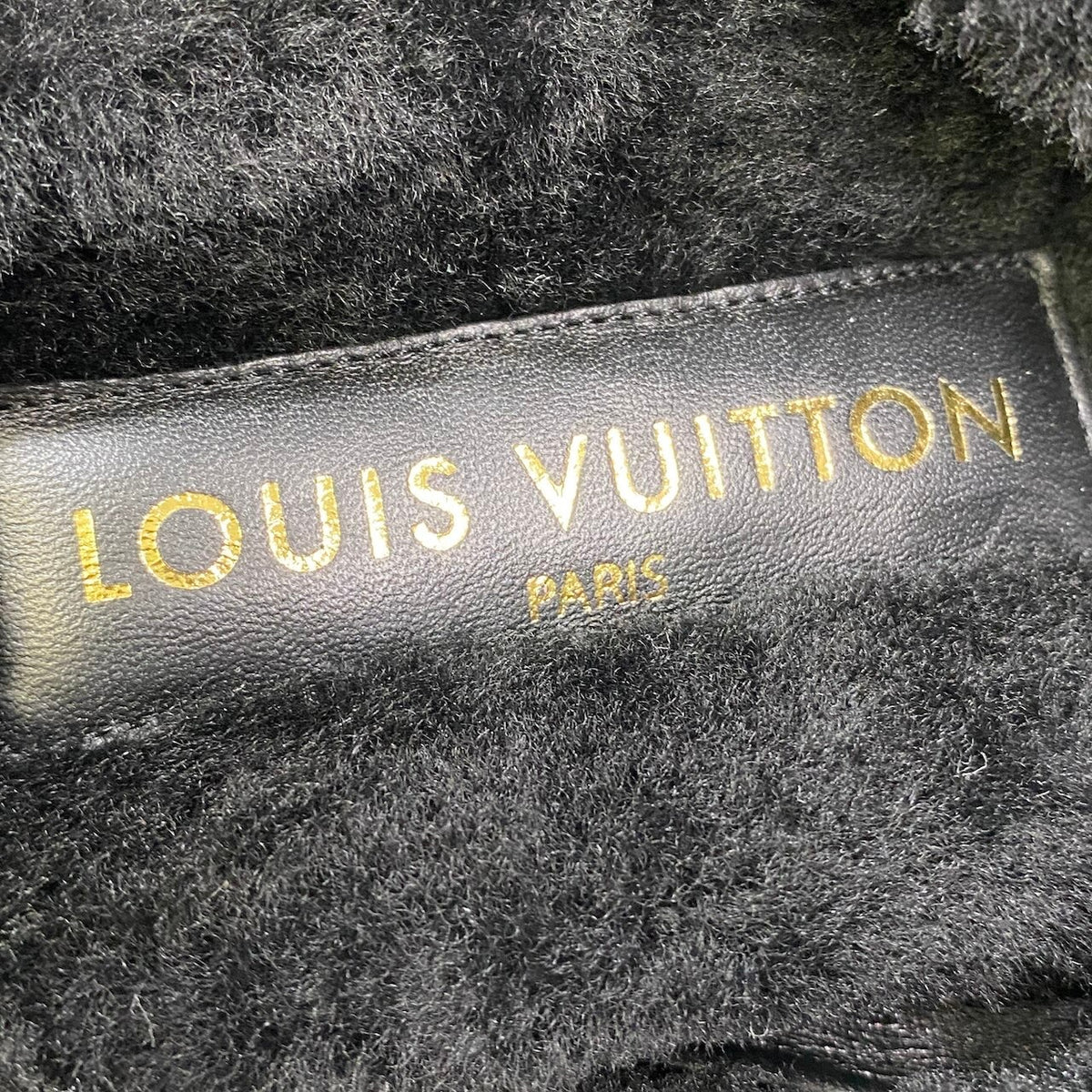 j13 【極美品】LOUIS VUITON ブリスコンフォート シアリングムートンサンダル LVロゴ 38サイズ ブラック レザー レディース 女性用k02i