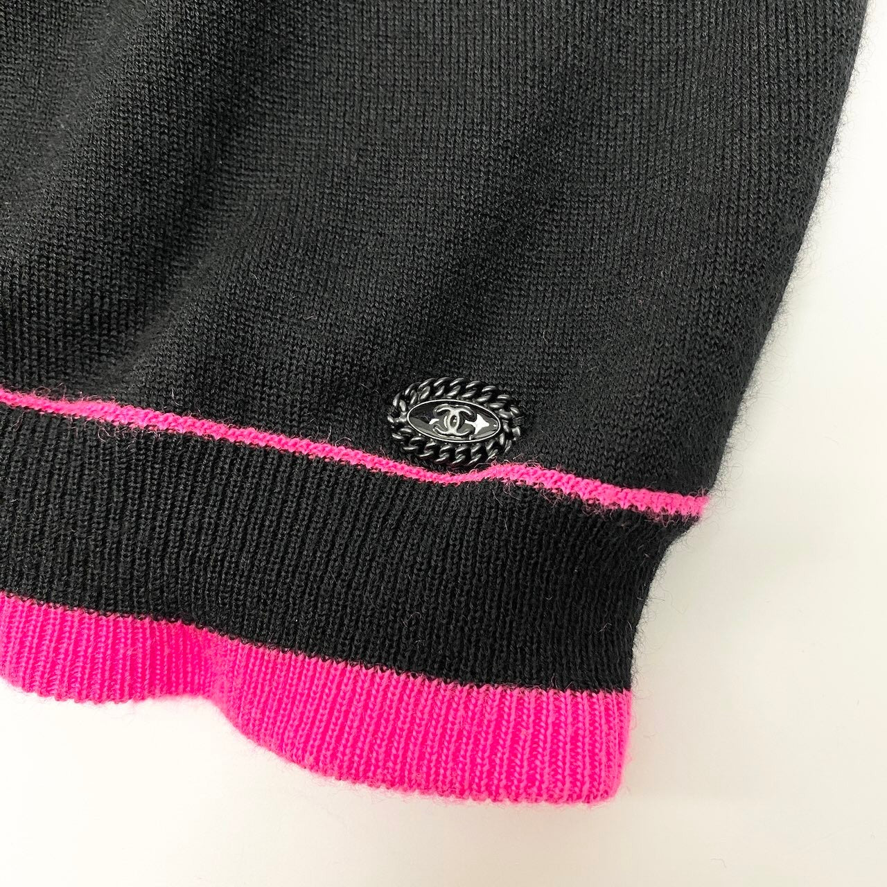 C CHANEL シャネル カシミヤニットワンピース スパンコールデザイン ランウェイ着 P33257K00824 40サイズ ブラック ピンク カシミヤ100％ レディース 女性用nu1