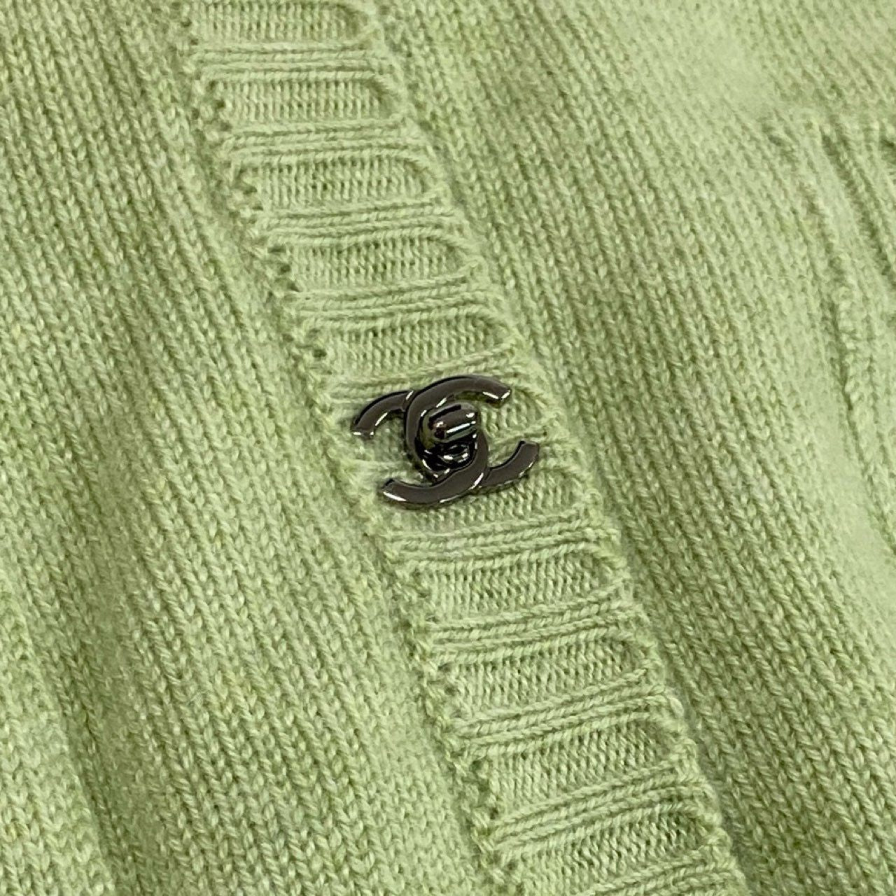 Cc2 CHANEL シャネル P39176 2010年 ココマーク ターンロック ニットカーディガン カシミヤニット サイズ38 グリーン系 レディース トップスk02i