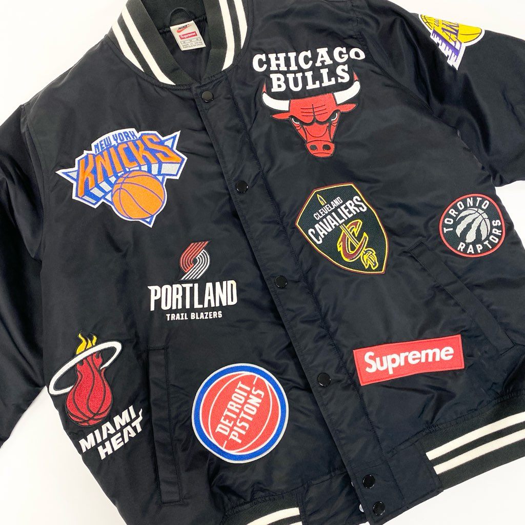13l27 NIKE Supreme ナイキ × シュプリーム NBA Teams Warm-Up Jaket スタジャン ジャケット ワッペン Mサイズ ブラック メンズo07t