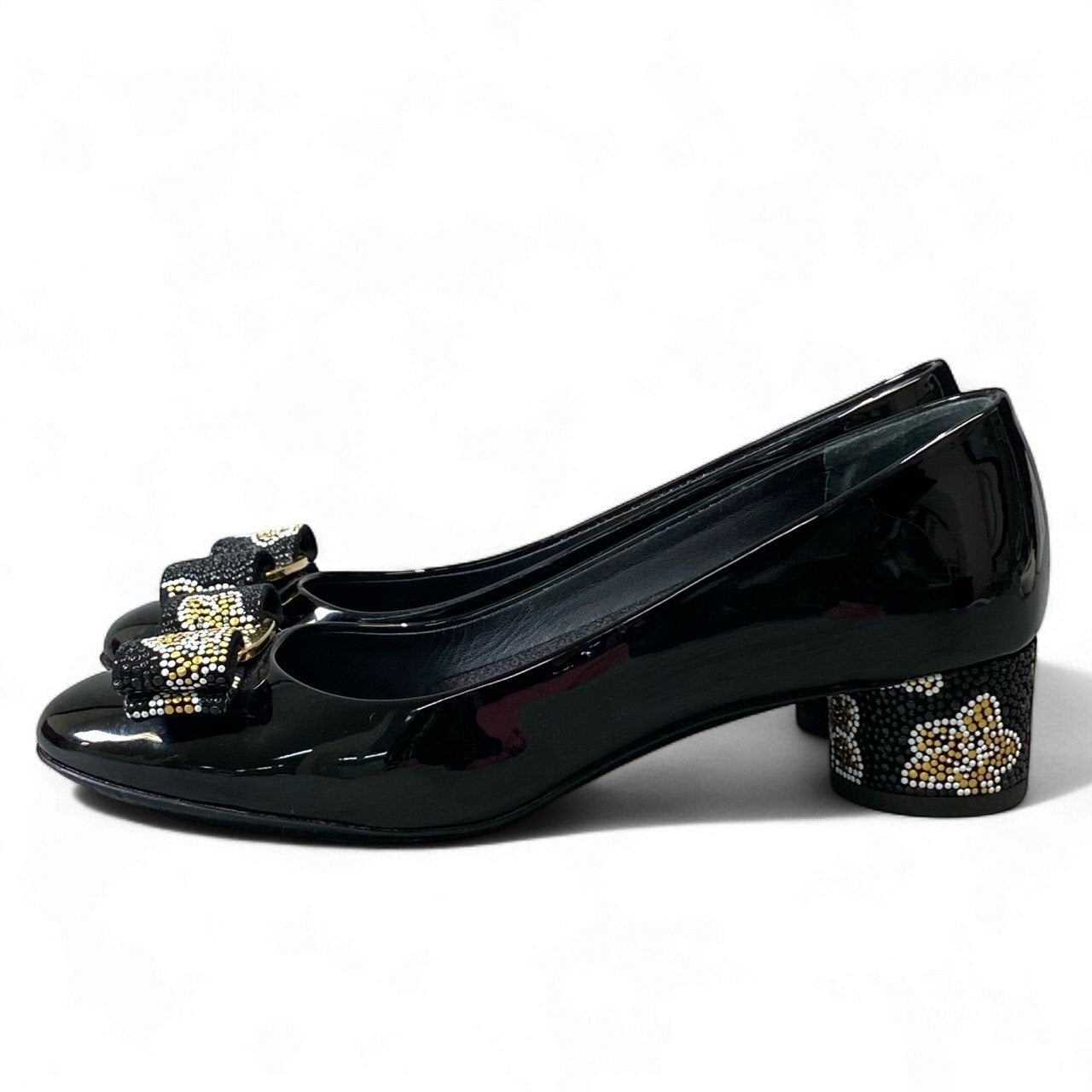 1k18 Salvatore Ferragamo サルヴァトーレフェラガモ ヒールパンプス ローヒール チャンキーヒール ヴァラリボン エナメルレザー ラインストーン装飾 5 1/2 ブラックo07t