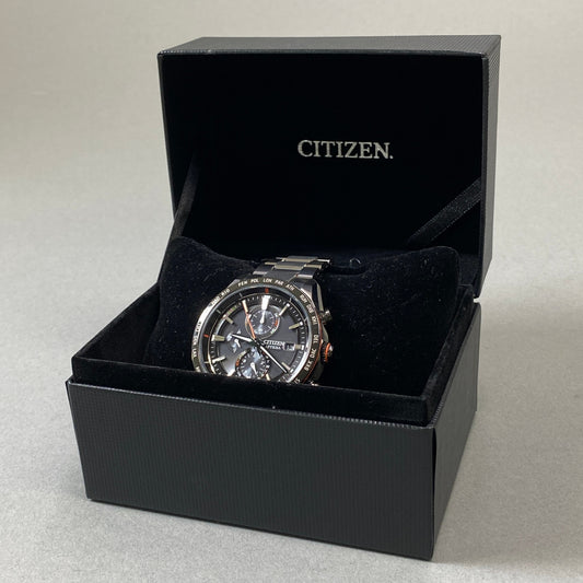 i18 《極美品》 CITIZEN シチズン ATTESA アテッサ 電波 ソーラー腕時計 AT8189-61E シルバー H800-A1CN206 箱 説明書付属t18r