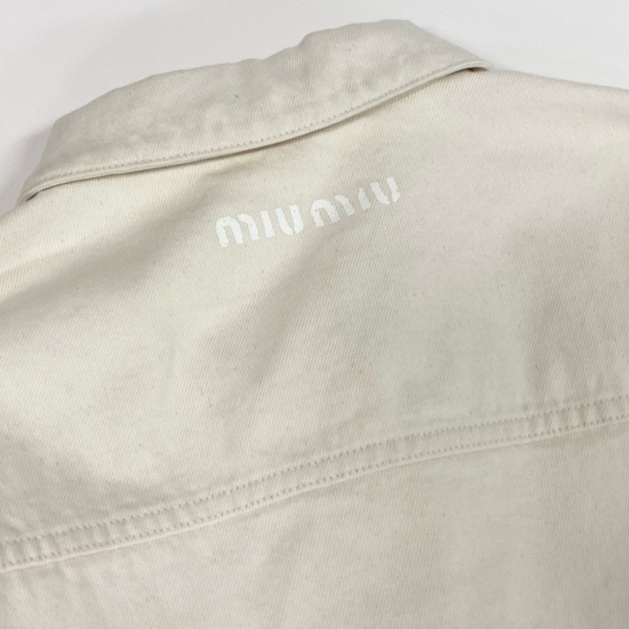 42a23 miu miu ミュウミュウ バックロゴプリント ダメージ加工 クロップドデニムジャケット 短丈ジャケット サイズ42 レディースta1