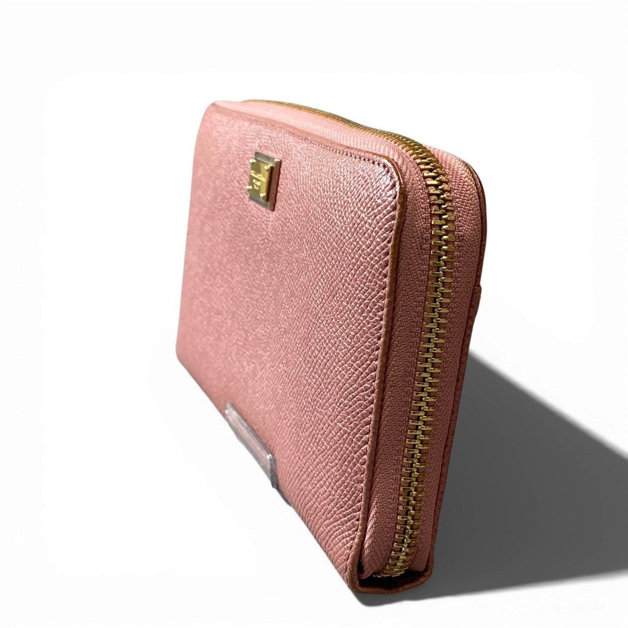 a5 DOLCE&GABBANA ドルチェアンドガッバーナ ラウンドファスナー 長財布 レザー ロゴプレート ピンク レディースk02i