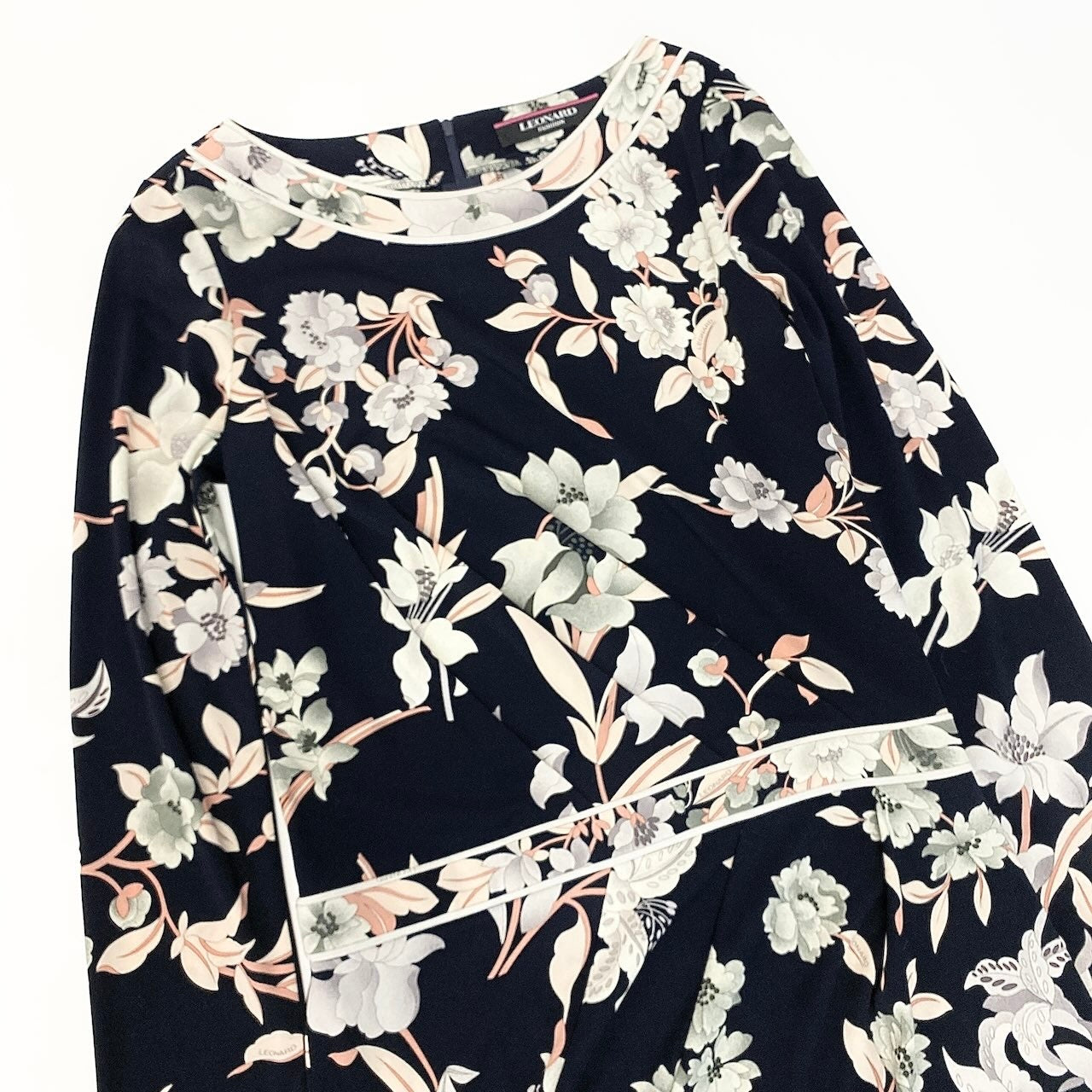13e8 LEONARD FASHION レオナール ロングスリーブワンピース  美しい花柄プリント カンカン素材 ウエスト切替 0160223 サイズ36 ブラック レディース 女性用u02t