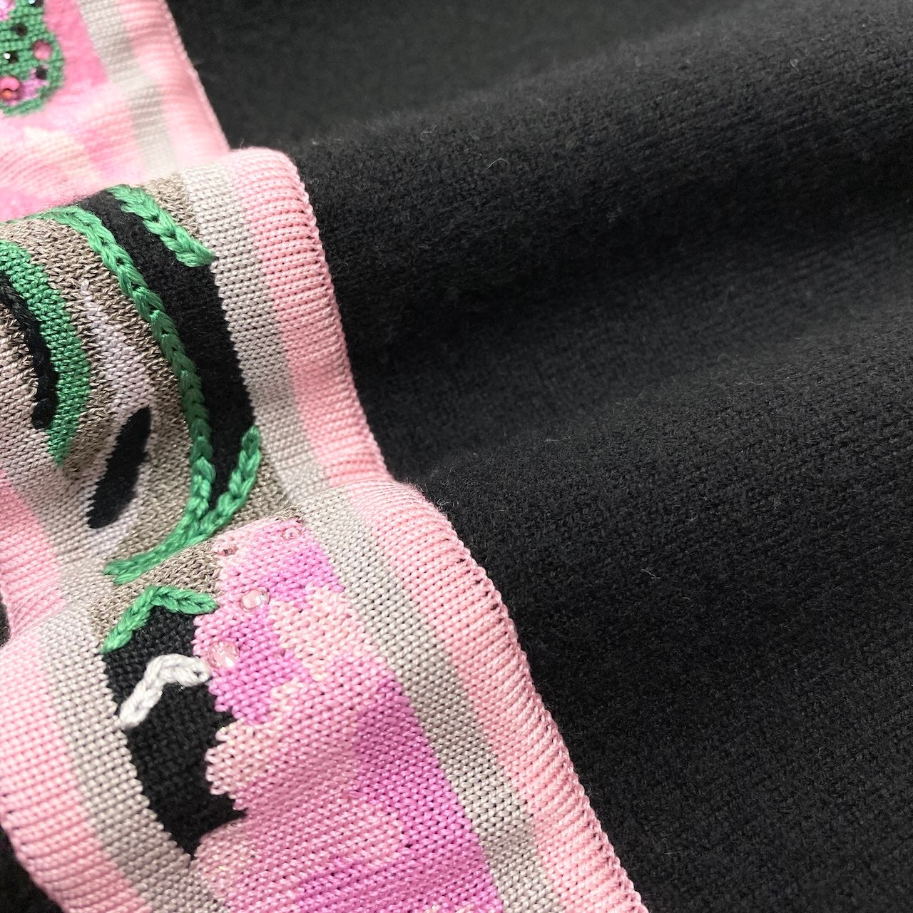 66d27 LEONARD FASHION レオナール 七分袖 ニットワンピース 膝丈ワンピース  花柄刺繍 ラインストーン装飾 サイズ40 ブラック レディース 女性用o07t