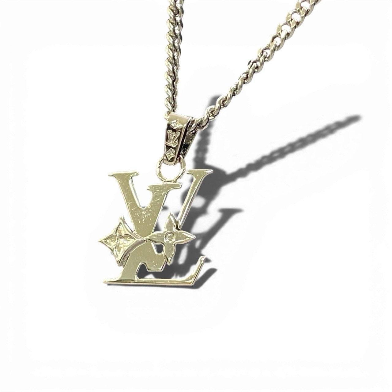 c4 【美品】LOUIS VUITTON ルイヴィトン ペンダント モノグラム ロウ M02254 ネックレス ユニセックスta1