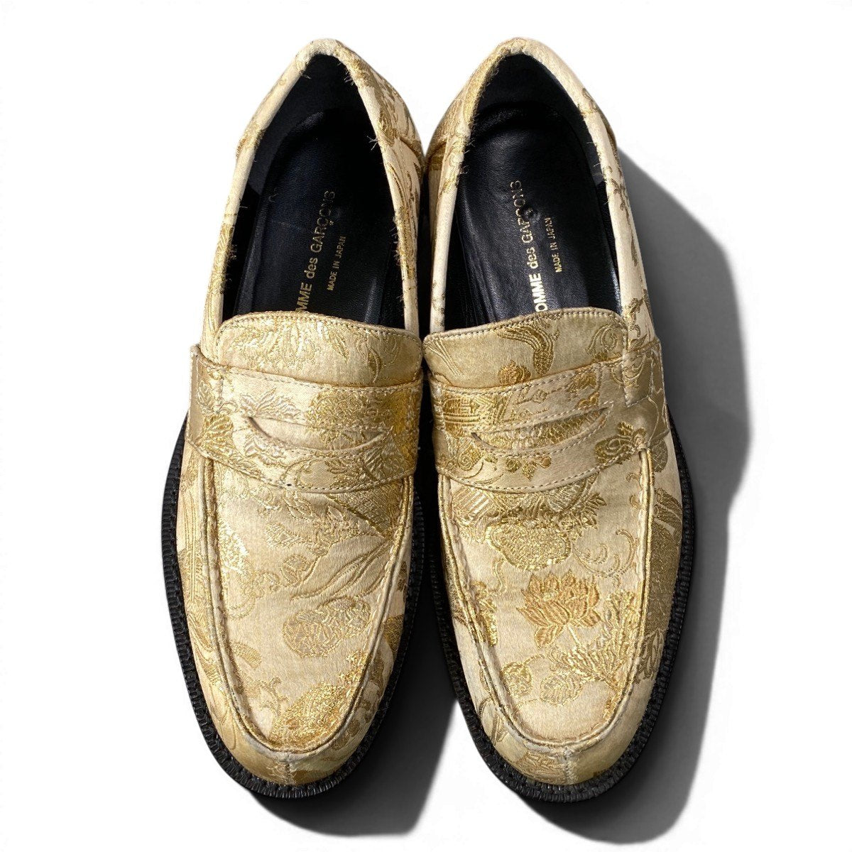 f24 COMME des GARCONS ローファー シューズ 和柄 着物 23 1/2サイズ ゴールド メンズ 男性用o07t