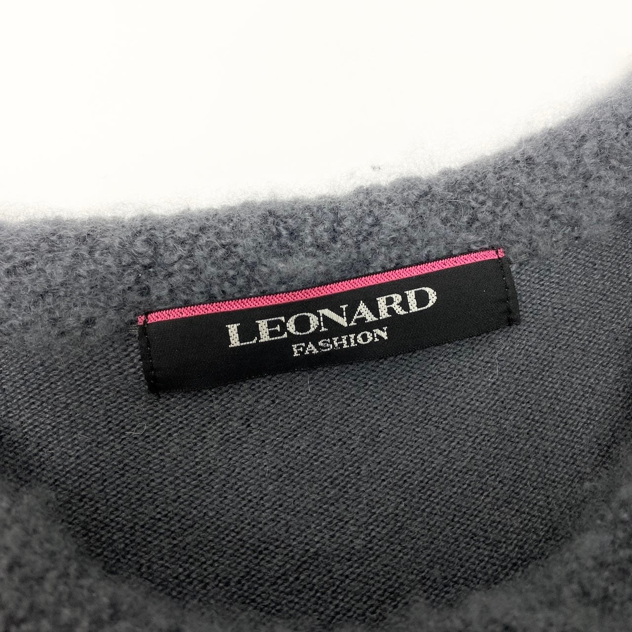 78d9 LEONARD FASHION レオナール ニットカーディガン ニットジャケット 花柄刺繍 ラインストーン ビーズ装飾 カシミヤ混 サイズ42 グレー系 レディース 女性用o07t