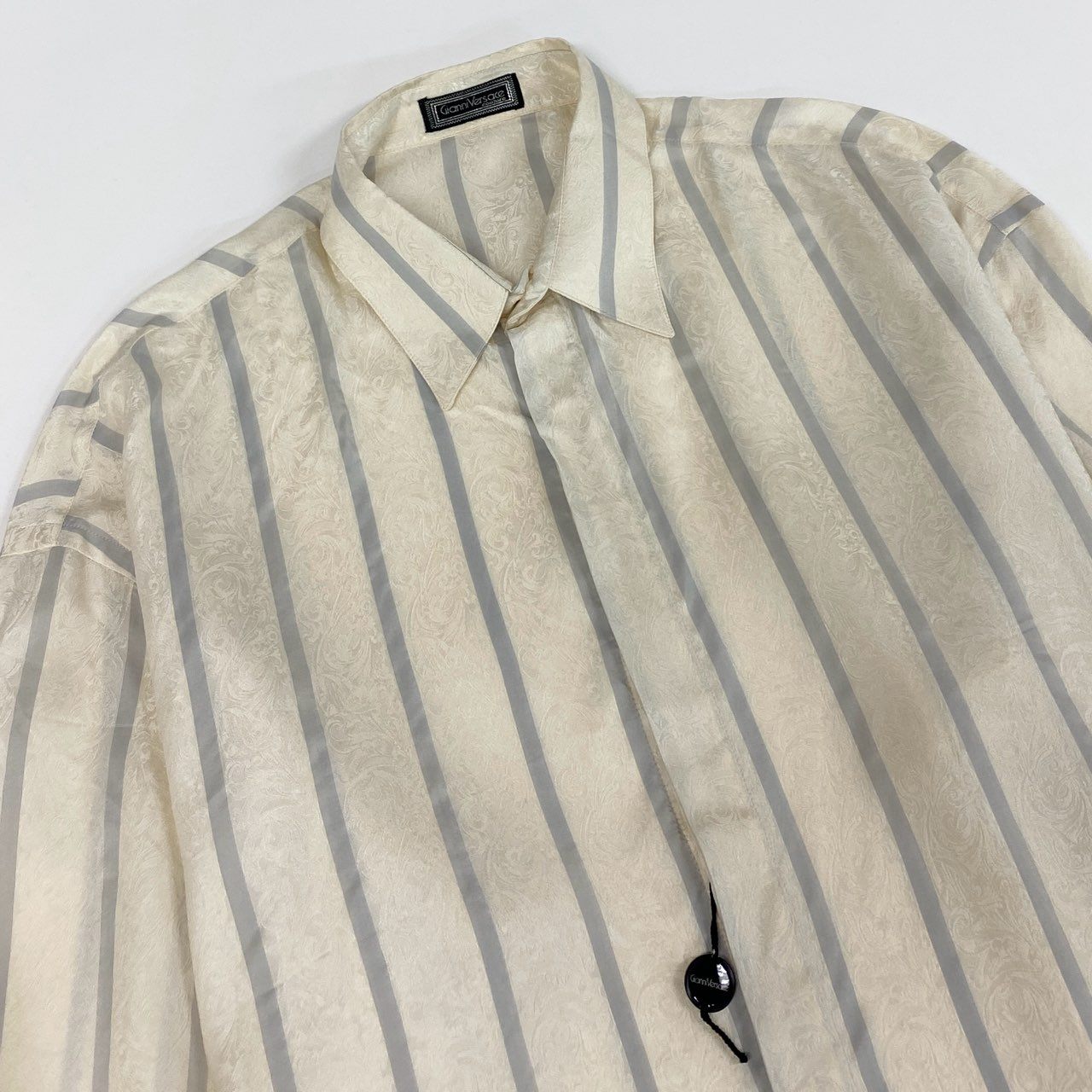 7f11 《極美品》 Gianni Versace ジャンニヴェルサーチ 総シルク 長袖シャツ とろみシャツ ストライプ バロック柄 透かし模様 イタリア製 50 アイボリー シルク100％