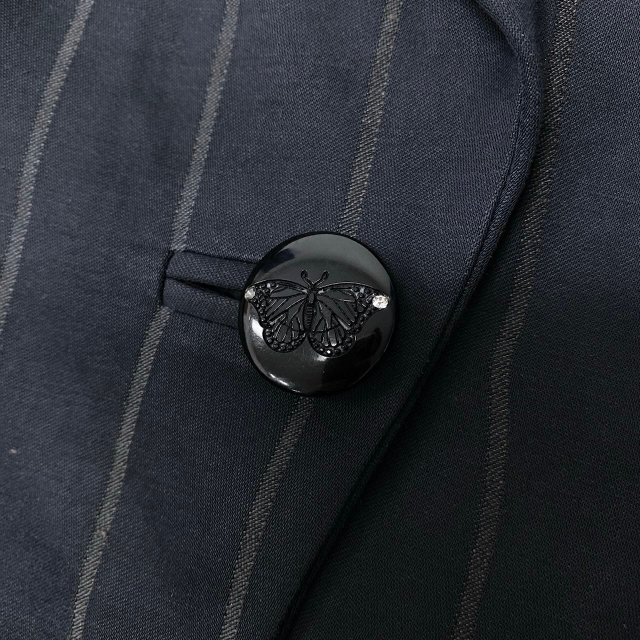 89g20 GIORGIO ARMANI ジョルジオアルマーニ テーラードジャケット アシンメトリーヘム ストライプ柄 サイズ40 ネイビー レディースu02t