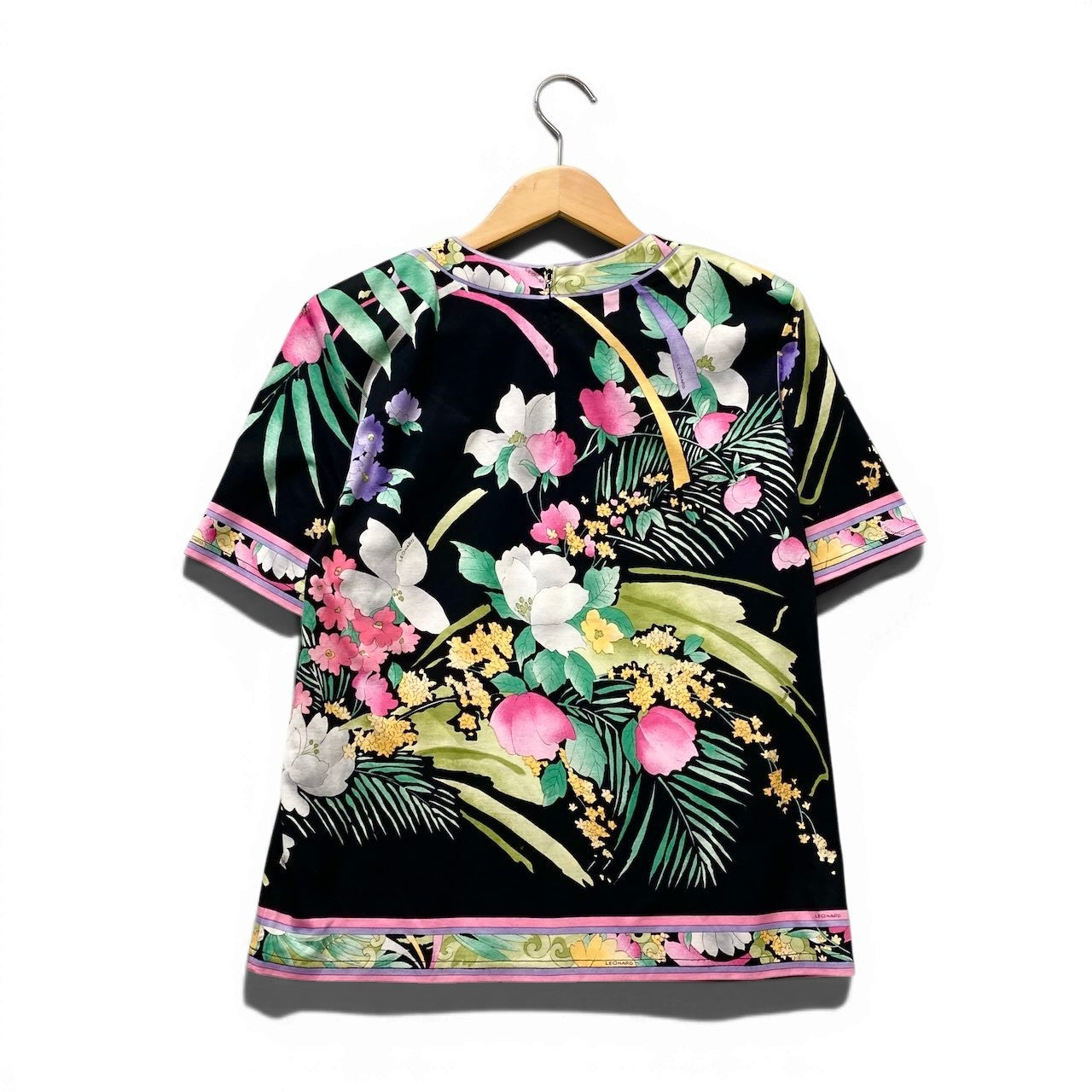 27f17 LEONARD レオナール 半袖Tシャツ カットソー 美しい花柄プリント サイズL ブラック コットン100％ レディース 女性服u02t