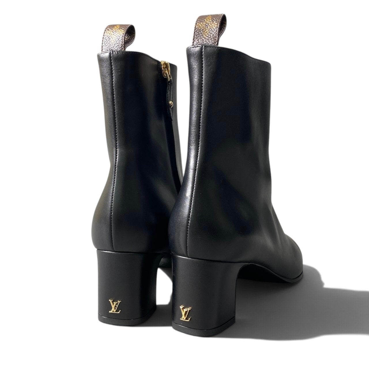 h12【極美品】LOUIS VUITTON ドナ・ライン アンクルブーツ 40サイズ ブラック レザー レディース 女性用k02i