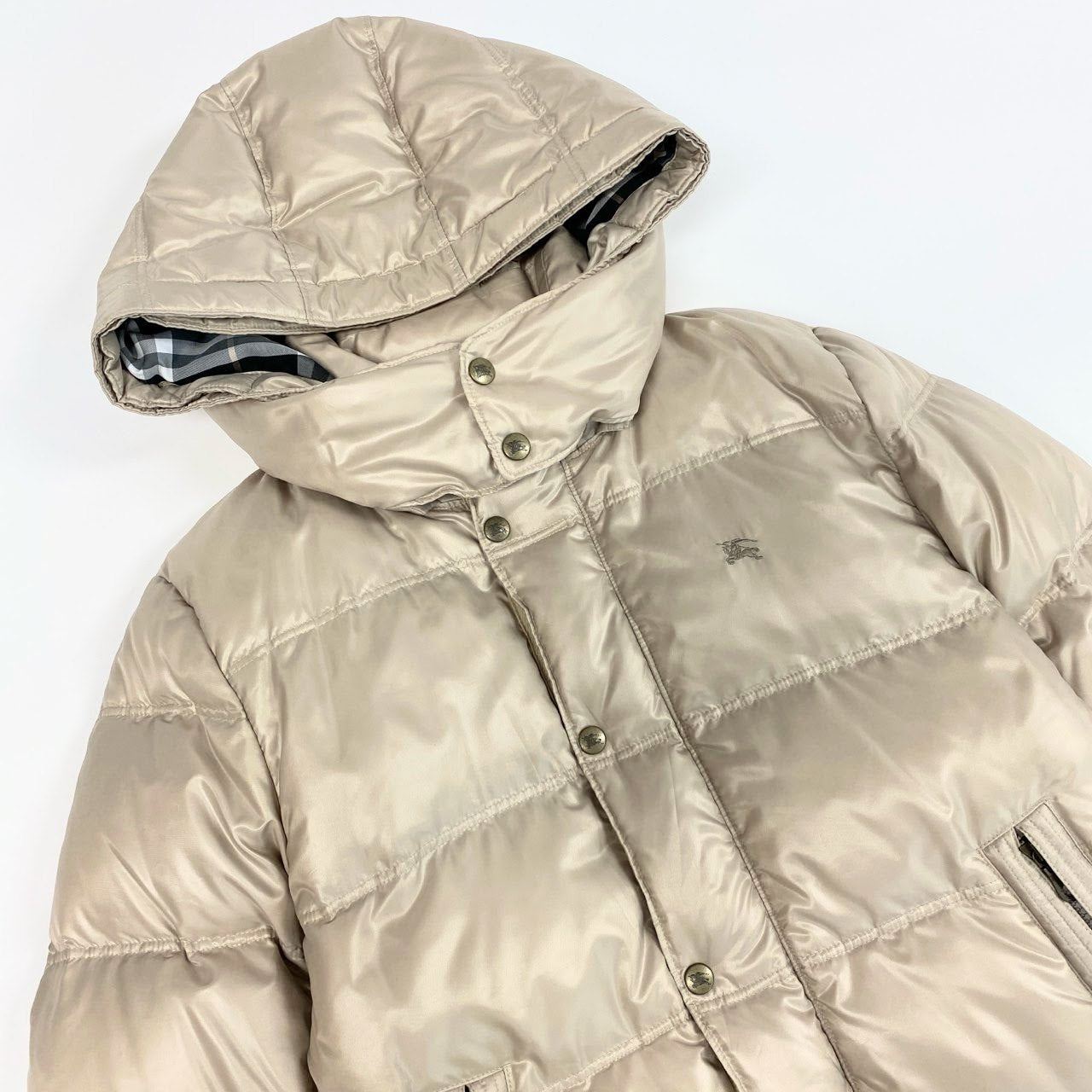 74k4 BURBERRY LONDON BLUE LABEL バーバリー ブルーレーベル ロゴ刺繍 ダウンジャケット 裏地チェック柄 フード着脱可 FCK40-733-40 Mサイズ ライトベージュ メンズo07t