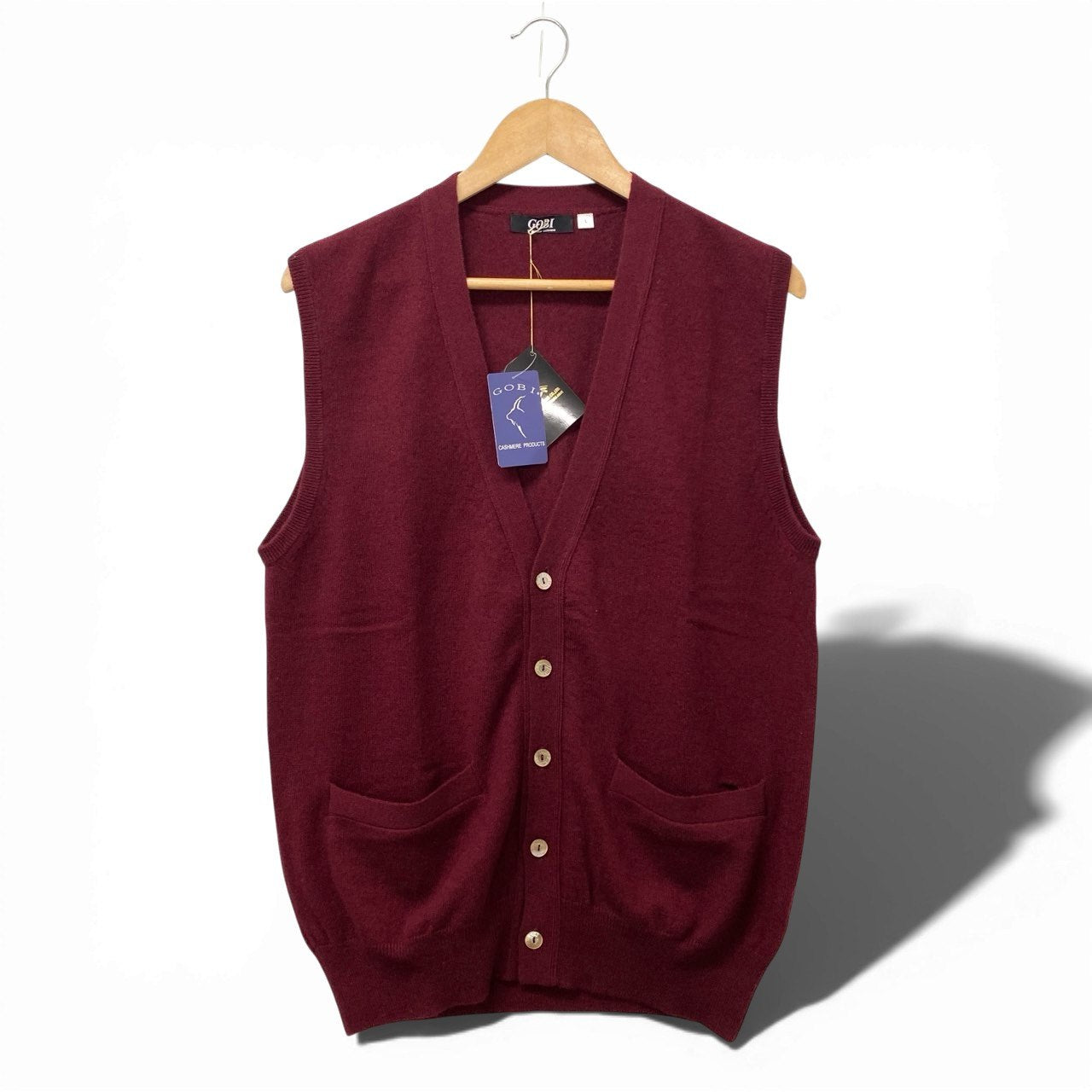 62a28 【新品保管品】GOBI ゴビ カシミヤニットベスト カシミア トップス モンゴル製 Lサイズ ボルドー カシミヤ100％ メンズ 男性用u02t