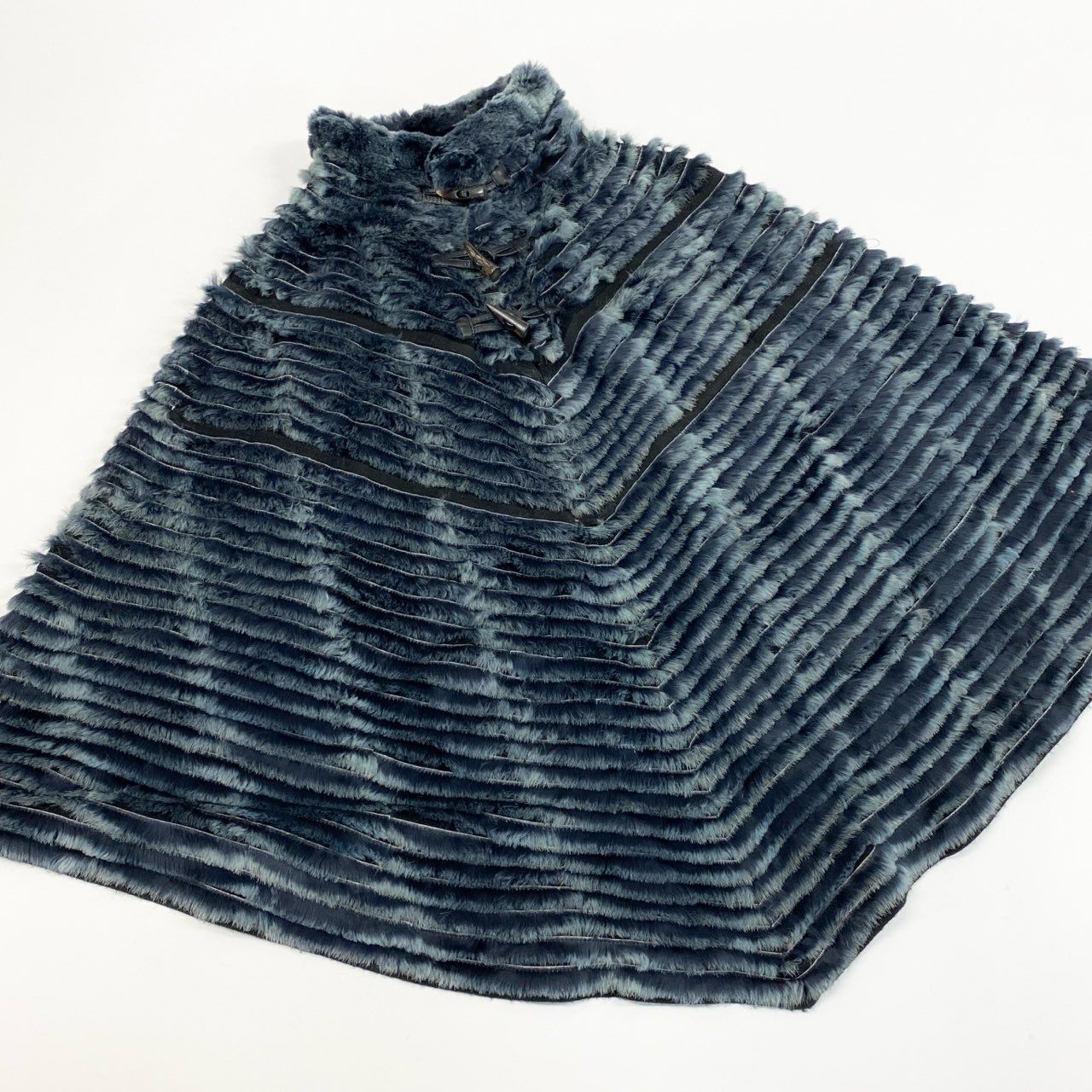 10a13 ポンチョ ヴィーゼル 本毛皮 トグルボタン レディース 女性用 Free ブルーグリーン系u02t