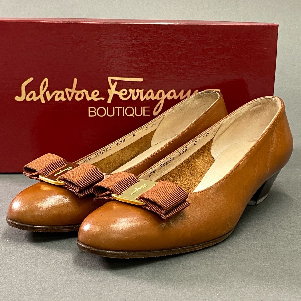 2l3 Salvatore Ferragamo サルヴァトーレフェラガモ イタリア製 ヴァラリボン ヒールパンプス シューズ 6 ブラウン レザー