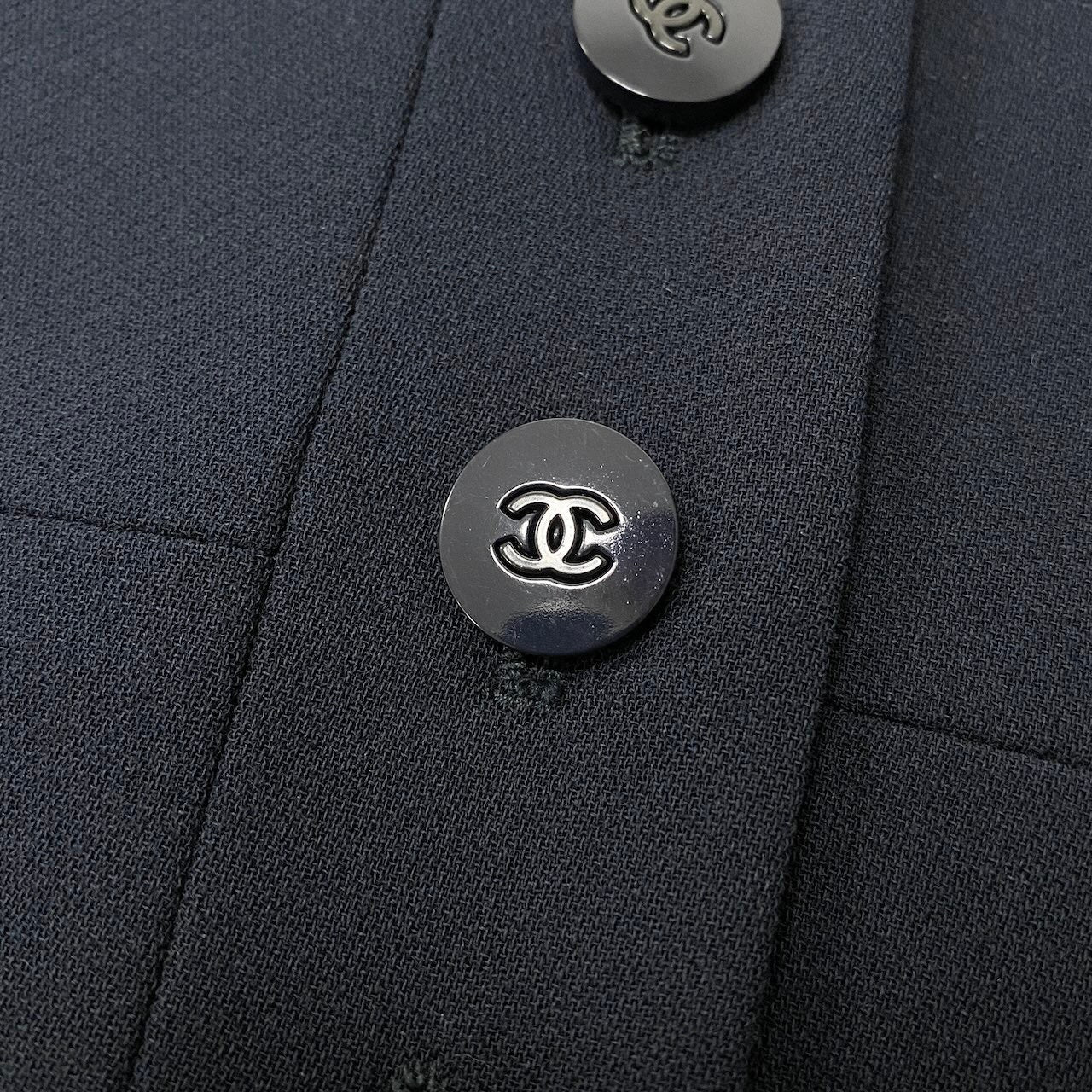 C CHANEL シャネル ヴィンテージ 2002 02P スカートセットアップ ジャケット スカート ココマーク P11488V02954 36サイズ ダークネイビー ウール100％ レディース 女性用nu1