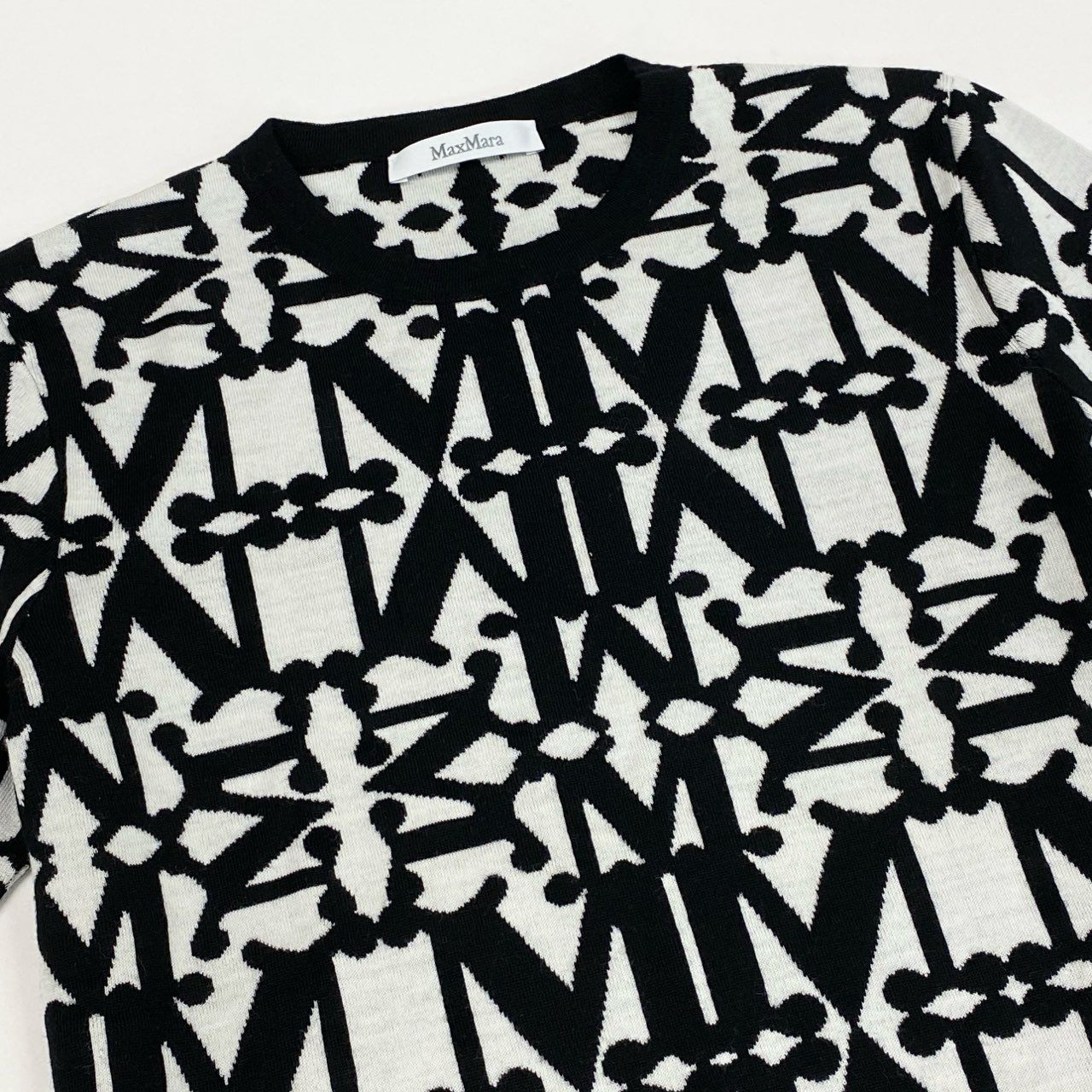 EL8【美品】MaxMara マックスマーラ 半袖ニット ニットセーター 総柄 幾何学模様 Sサイズ ブラック ホワイト ウール100％ レディースk02i