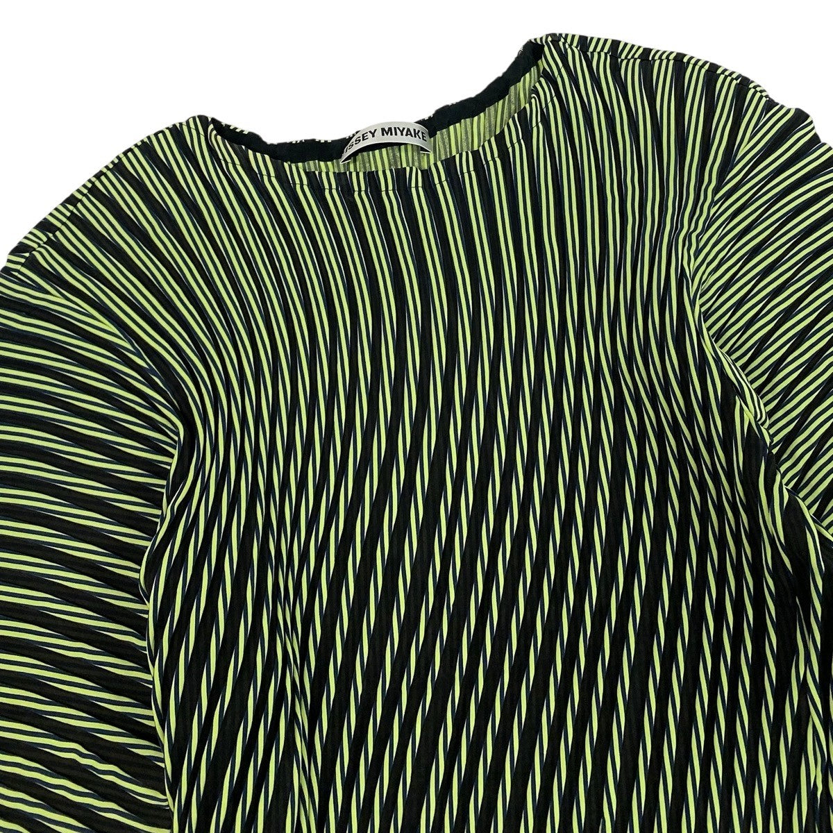 Ah28 ISSEY MIYAKE イッセイミヤケ ロングスリーブ プリーツカットソー ボーダー柄 IM74FJ500 サイズ2 マルチカラー ポリエステル レディースo07t