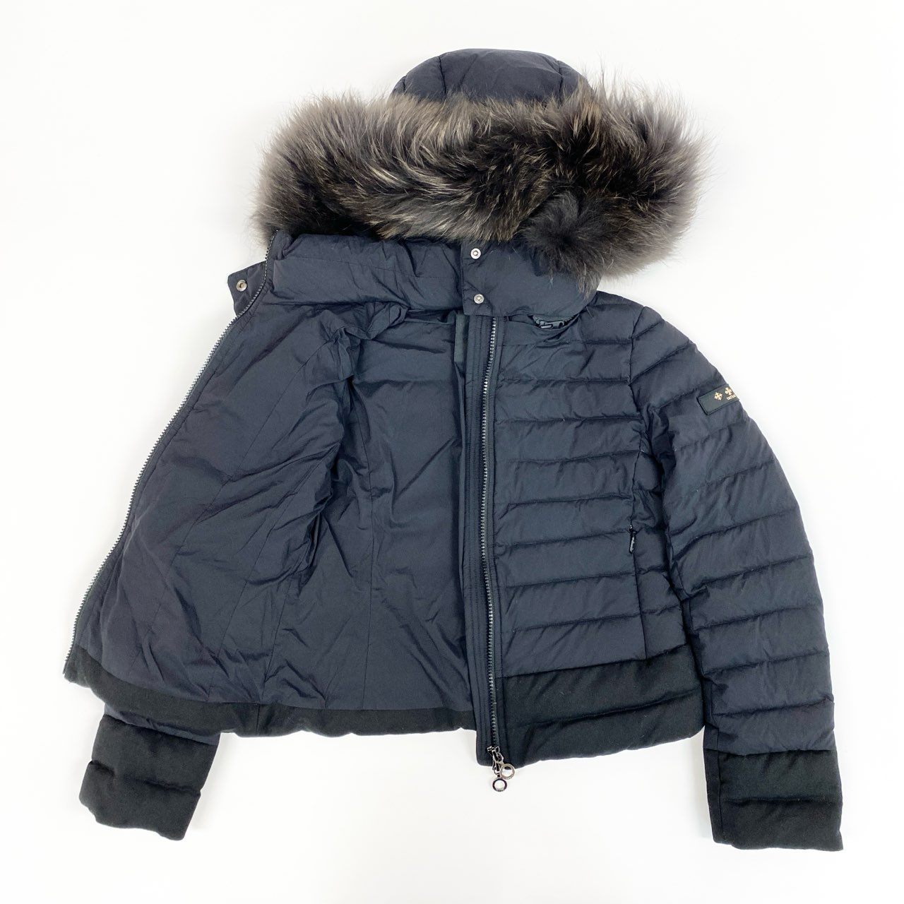 37i30 《美品》TATRAS タトラス VARENA ヴァレナ ダウンジャケット ショート丈 ダウンコート LTKE20A4164-D 1サイズ ブラック レディースo07t