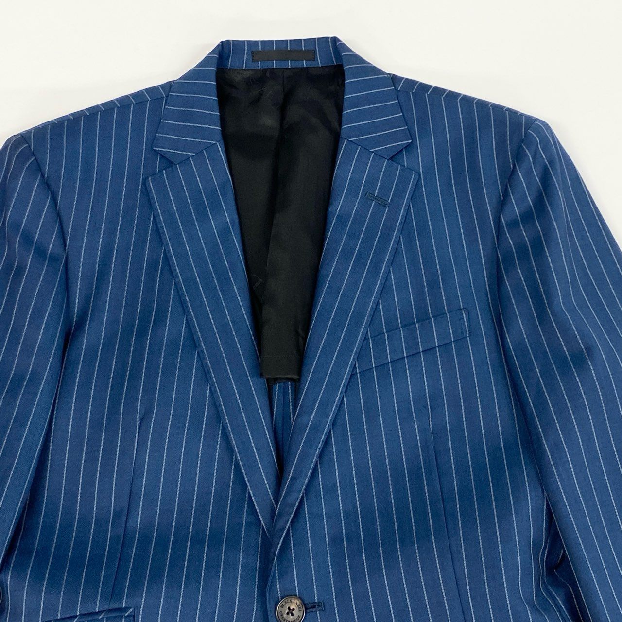 《美品》BLACK LABEL CRESTBRIDGE ブラックレーベルクレストブリッジ スーツセットアップ シングルスーツ 2B  背抜き サイドベンツ ストライプ  51H45-512-26 AB ブルー ホワイト メンズo07t