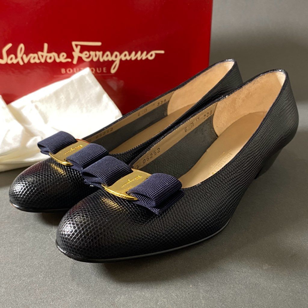 5g13 Salvatore Ferragamo サルヴァトーレフェラガモ VARA ヴァラリボン リザード型押し レザーパンプス サイズ6 1/2B ネイビー レディース