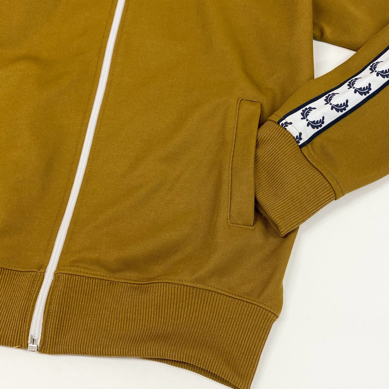 68g24 FRED PERRY フレッドペリー サイドライン トラックジャケット ジャージ サイズS マスタード メンズ_