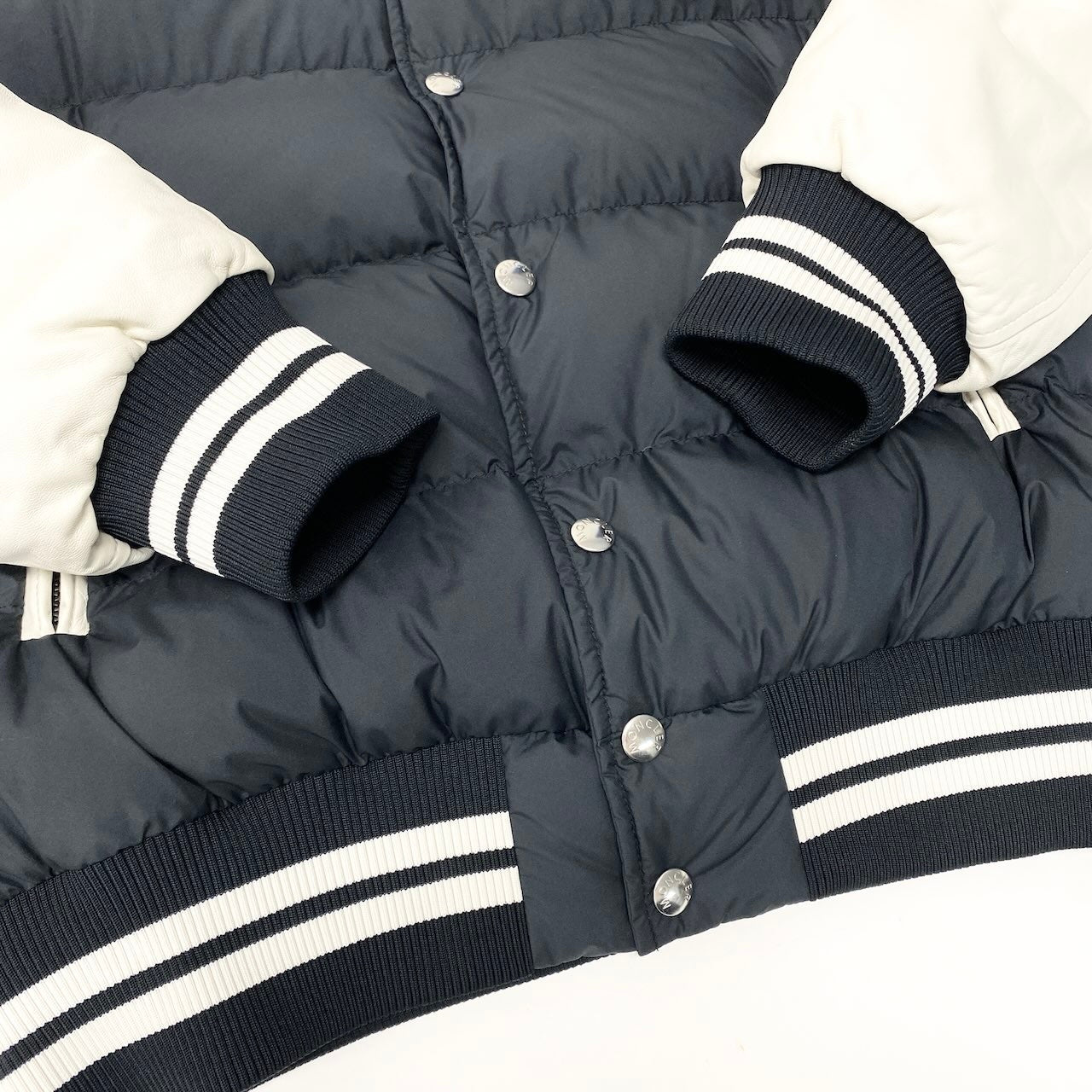 54d13 MONCLER モンクレール VENTOUX ベントゥー ダウンボンバージャケット スタジャン アウター H20911A0019154A81 1サイズ ネイビー ホワイト メンズ 男性用sn1