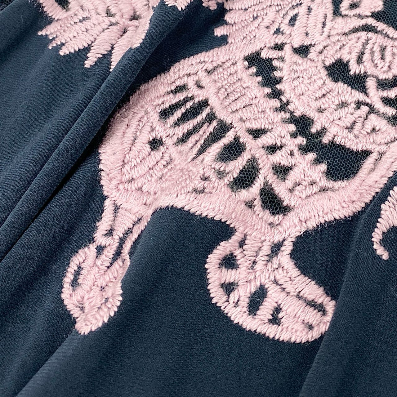 70i2 《未使用保管品》 タグ付 TOKUKO 1er Vol トクコプルミエヴォル シアー素材切替 花柄刺繍 ノースリーブワンピース チュニック 日本製 9 Mサイズ ブラック レディースo07t