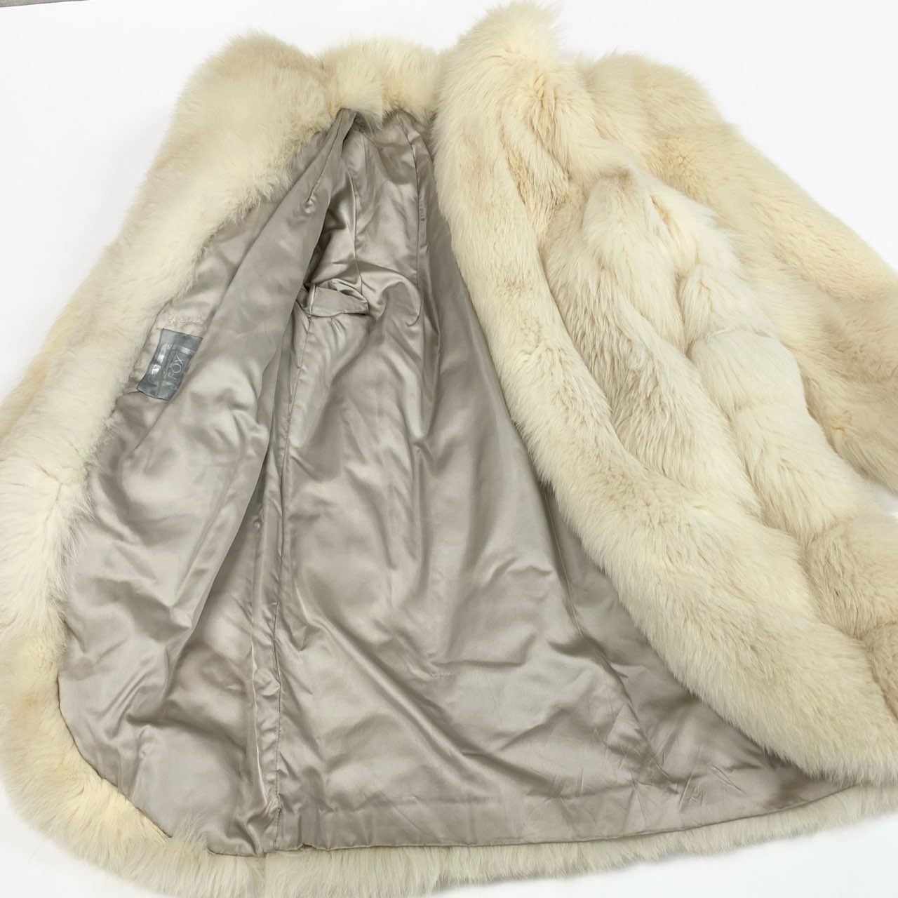 60b3 SAGA FOX サガフォックス 銀サガ 極厚 シャドーフォックス ロングコート サイズF ホワイト 最高級本毛皮 Shadow Fox Fur Long Coatt18r