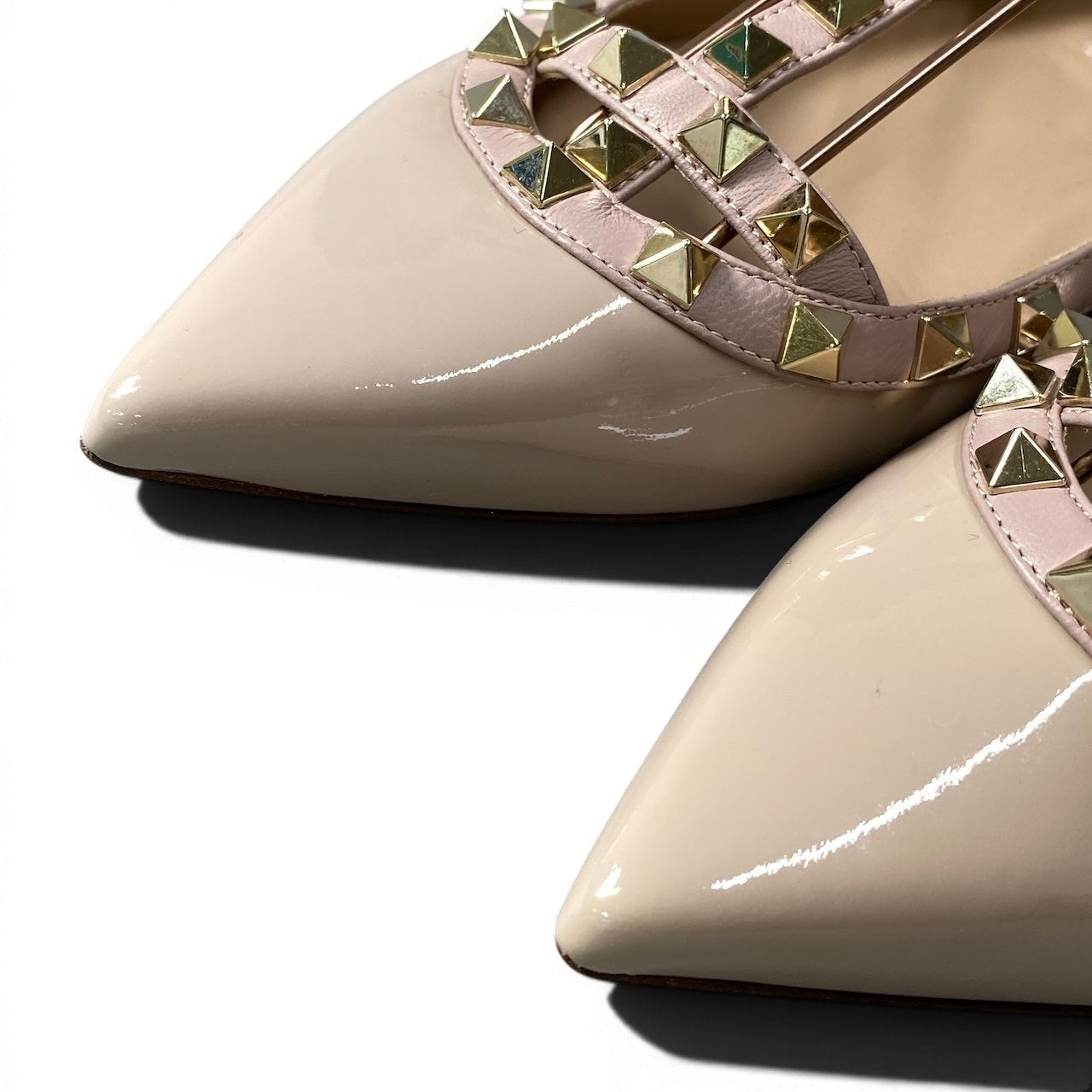 f11 【極美品】VALENTINO ヴァレンティノ ロックスタッズ フラットシューズ エナメル パンプス イタリア製 37サイズ ベージュ レザー レディース 女性用k02i