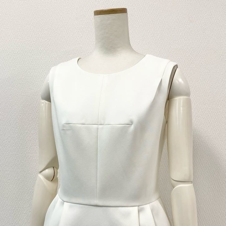 64g24 Rene ルネ ノースリーブワンピース ドレス タックフレア ウエスト切替 レディース 女性用 5616290 36 ホワイト ポリエステル100％_