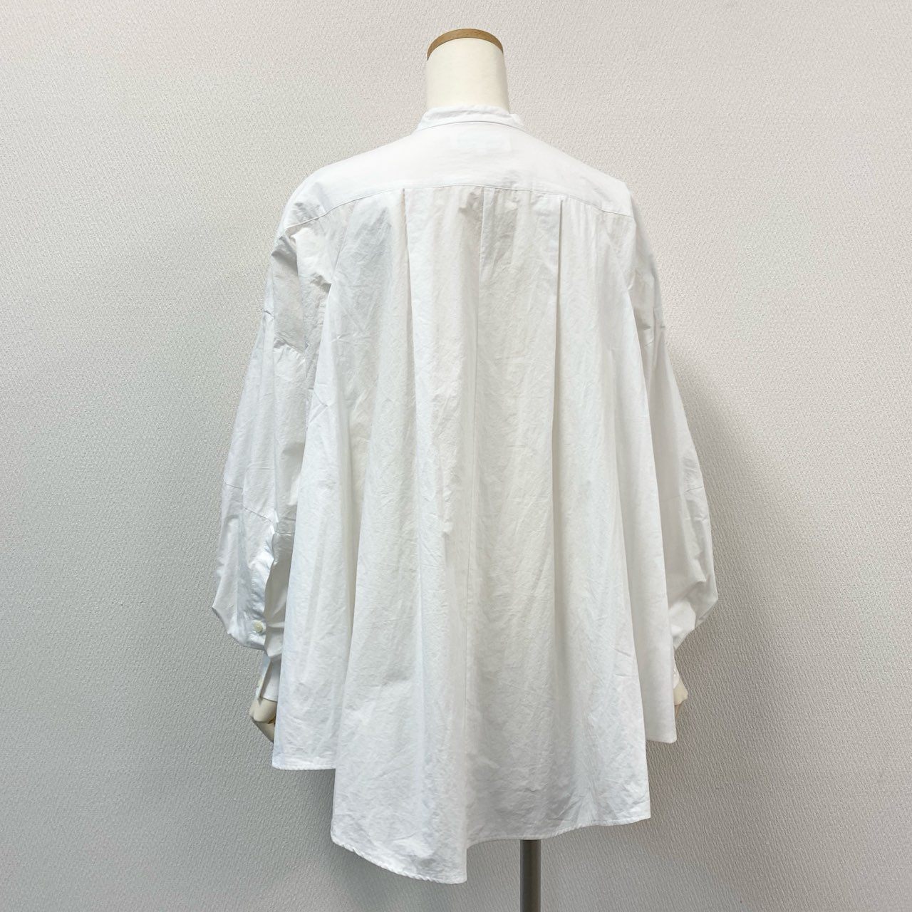 63i12 《美品》 ENFOLD エンフォルド ヘキサゴンシャツ 長袖シャツ ブラウス ノーカラー 300FA230-1850 サイズ38 ホワイト コットン タイプライター レディースu02t