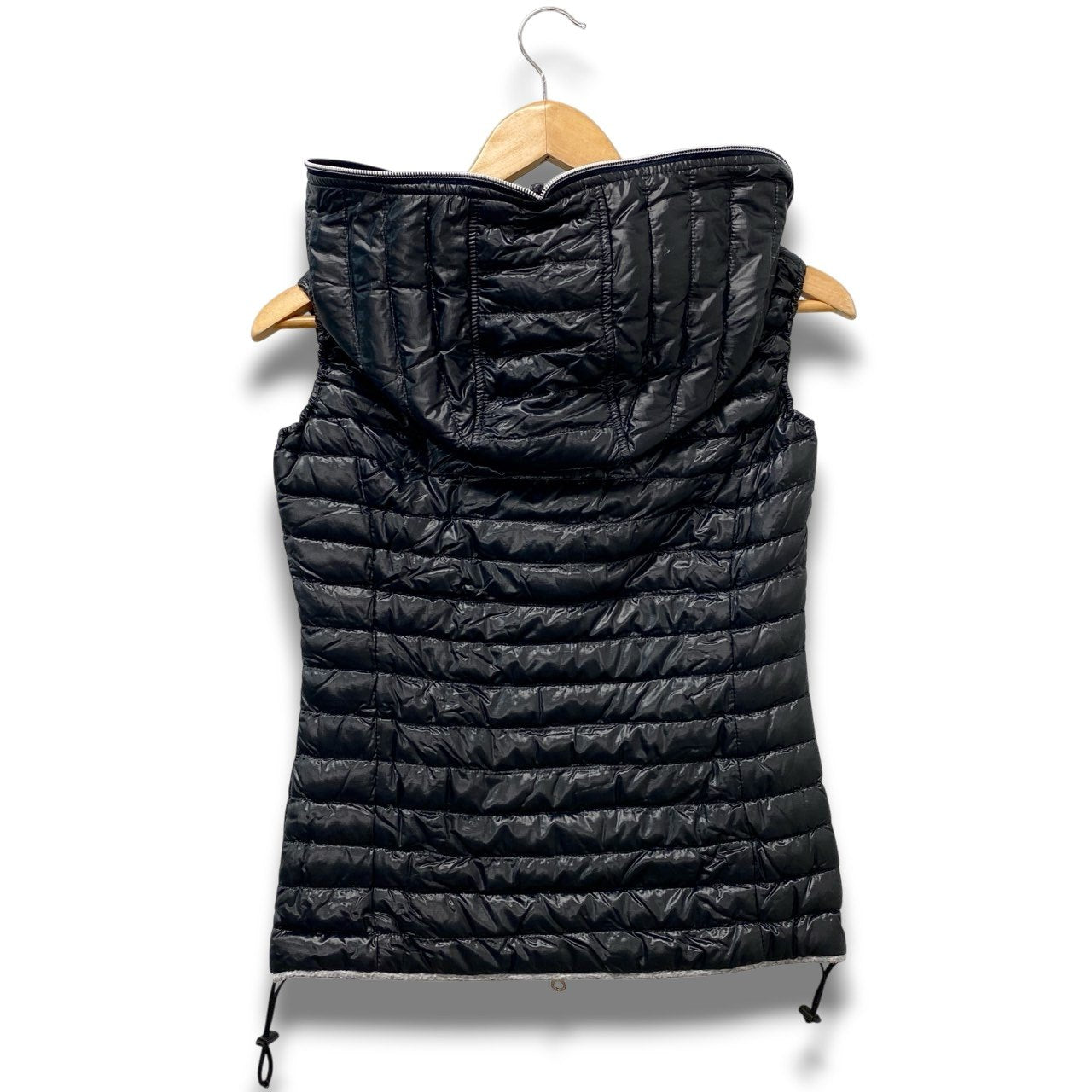 9b18【美品】DUVETICA ドュベティカ filira フーディーダウンベスト ナイロンダウンジャケット アウター 2276.00/1091 40サイズ ブラック レディースu02t
