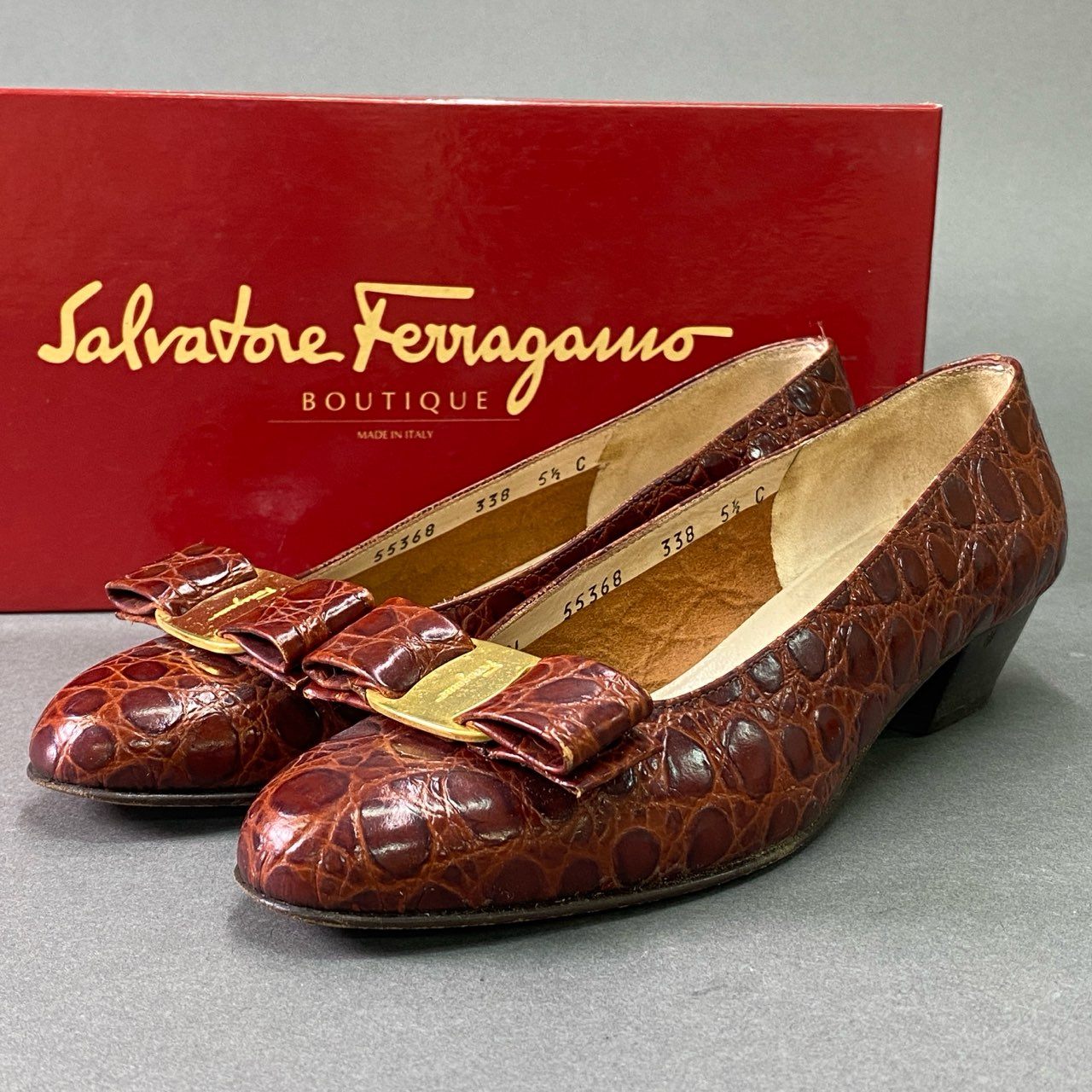 4k12 Salvatore Ferragamo サルヴァトーレ フェラガモ イタリア製 クロコ型押し ヴァラリボン ヒールパンプス シューズ 5 1/2 ブラウン レザー