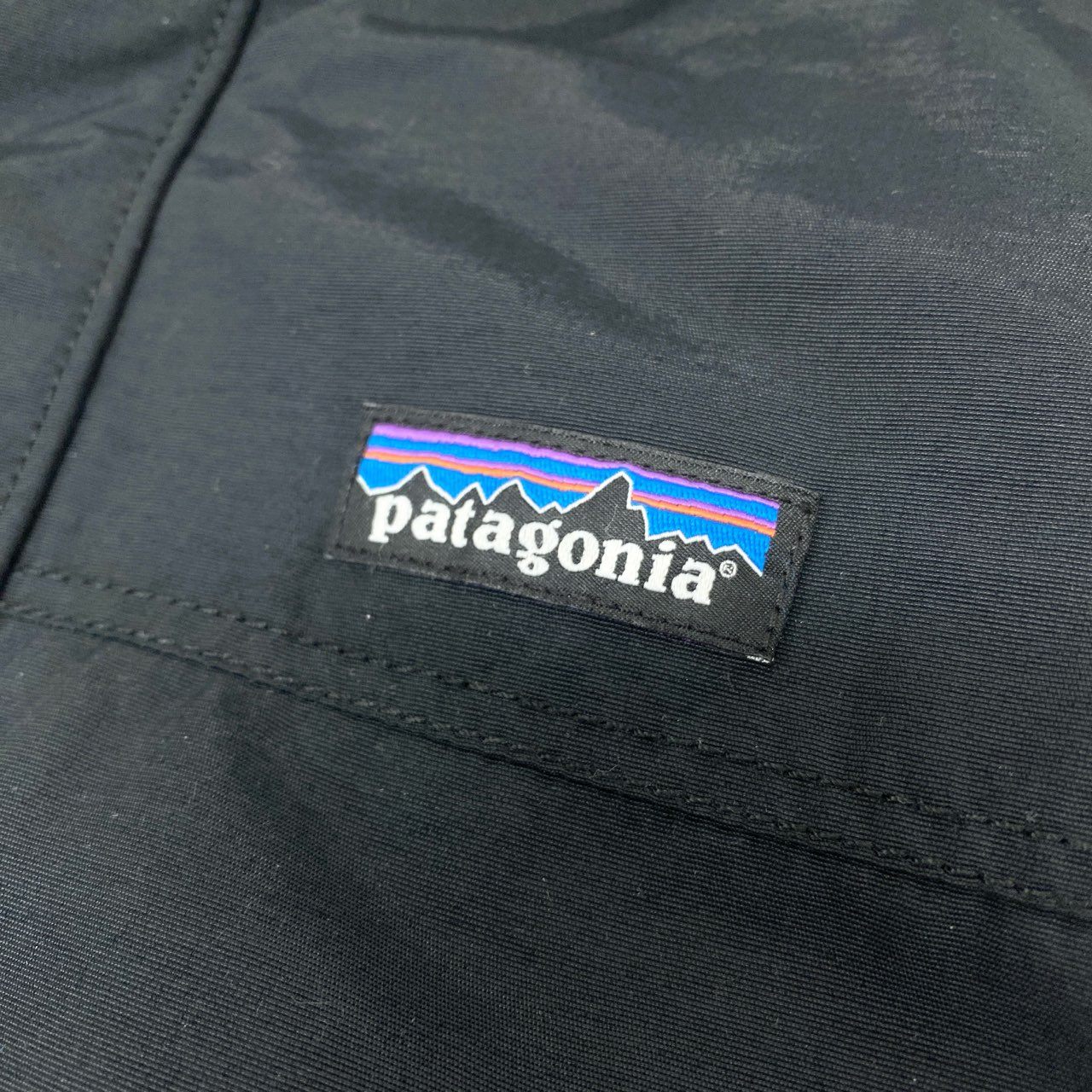 71i26 《美品》patagonia パタゴニア イスマスジャケット  中綿ジャケット アウター 26990 Mサイズ ブラック メンズk02i
