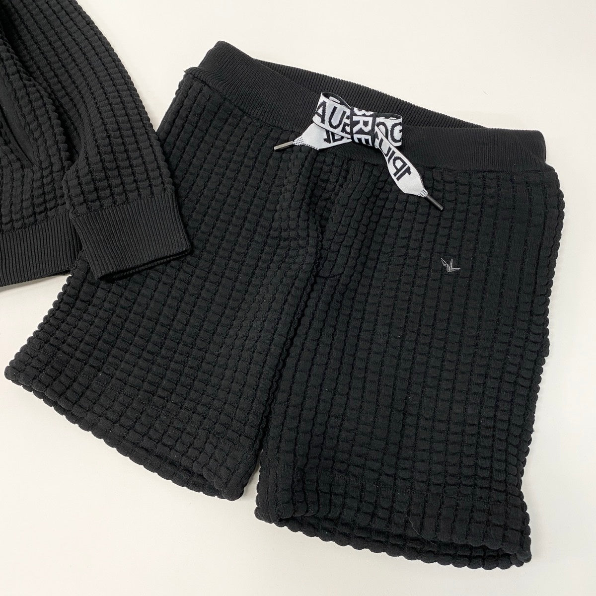 42g8 1PIU1UGUALE3 RELAX ウノピゥウノウグァーレトレ リラックス スピンドルロゴワッフルパーカー&ハーフパンツ セットアップ サイズL ブラック メンズu02t