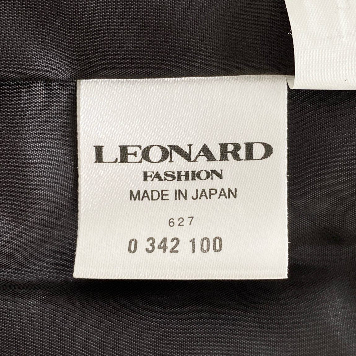 40d15 LEONARD FASHION レオナール 膝丈スカート 美しい花柄プリント 花柄スカート ウエスト76 ブラック マルチカラー レディース日本製