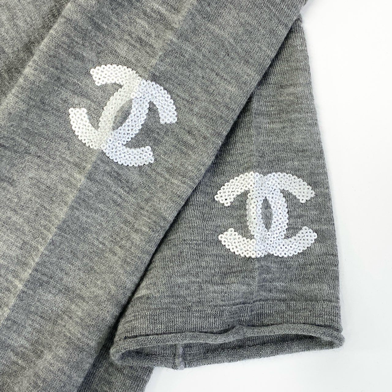 Ca16 CHANEL SPORT シャネル スポーツ 2009年 スパンコール ココマーク カシミヤ100 薄手ニット カーディガン アンサンブル P36086 38 グレー レディース ニットta1