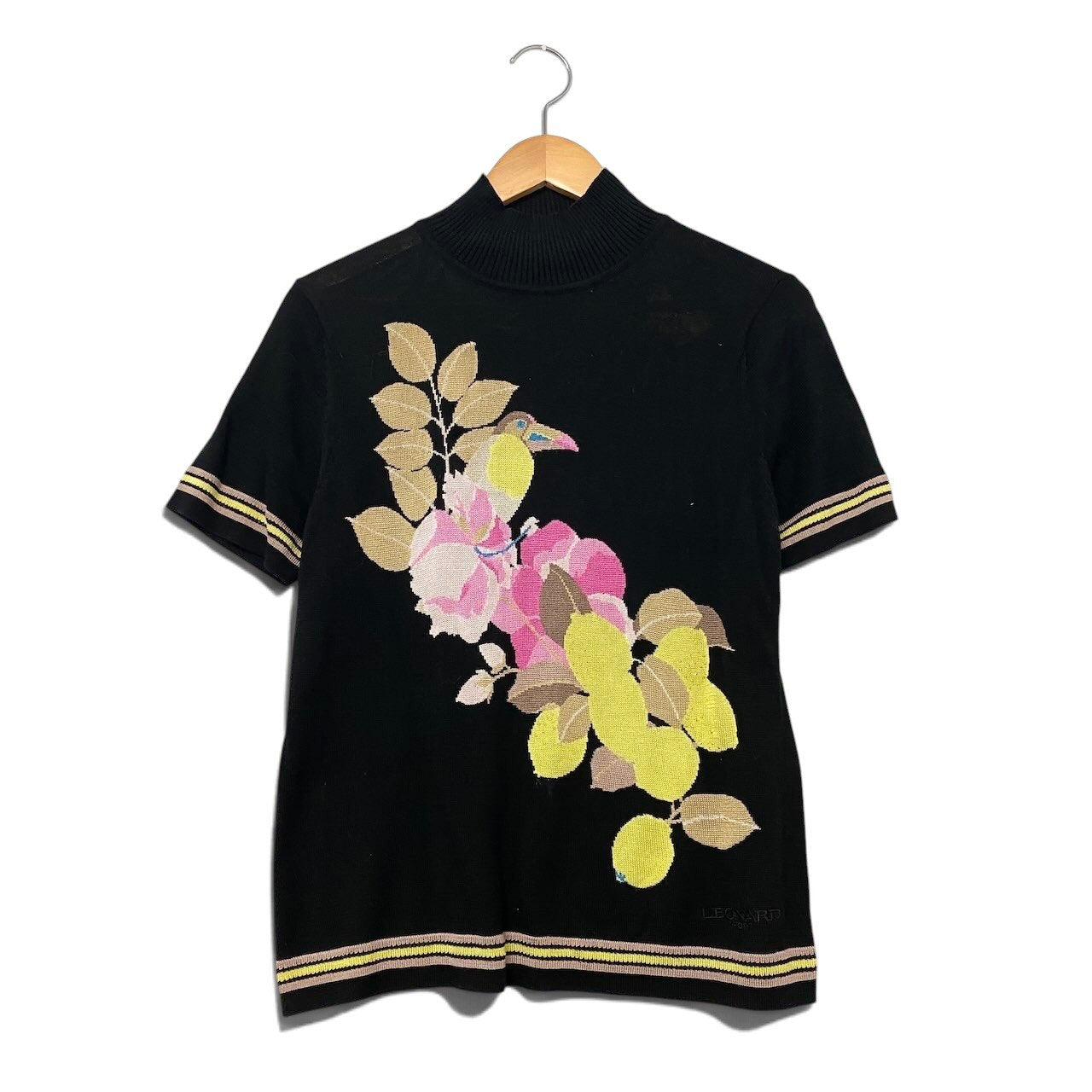 35h31 LEONARD レオナール ハイネック 半袖ニットセーター 鳥 花柄 ロゴ刺繍 カシミヤ混  40サイズ ブラック レディース 女性用u02t